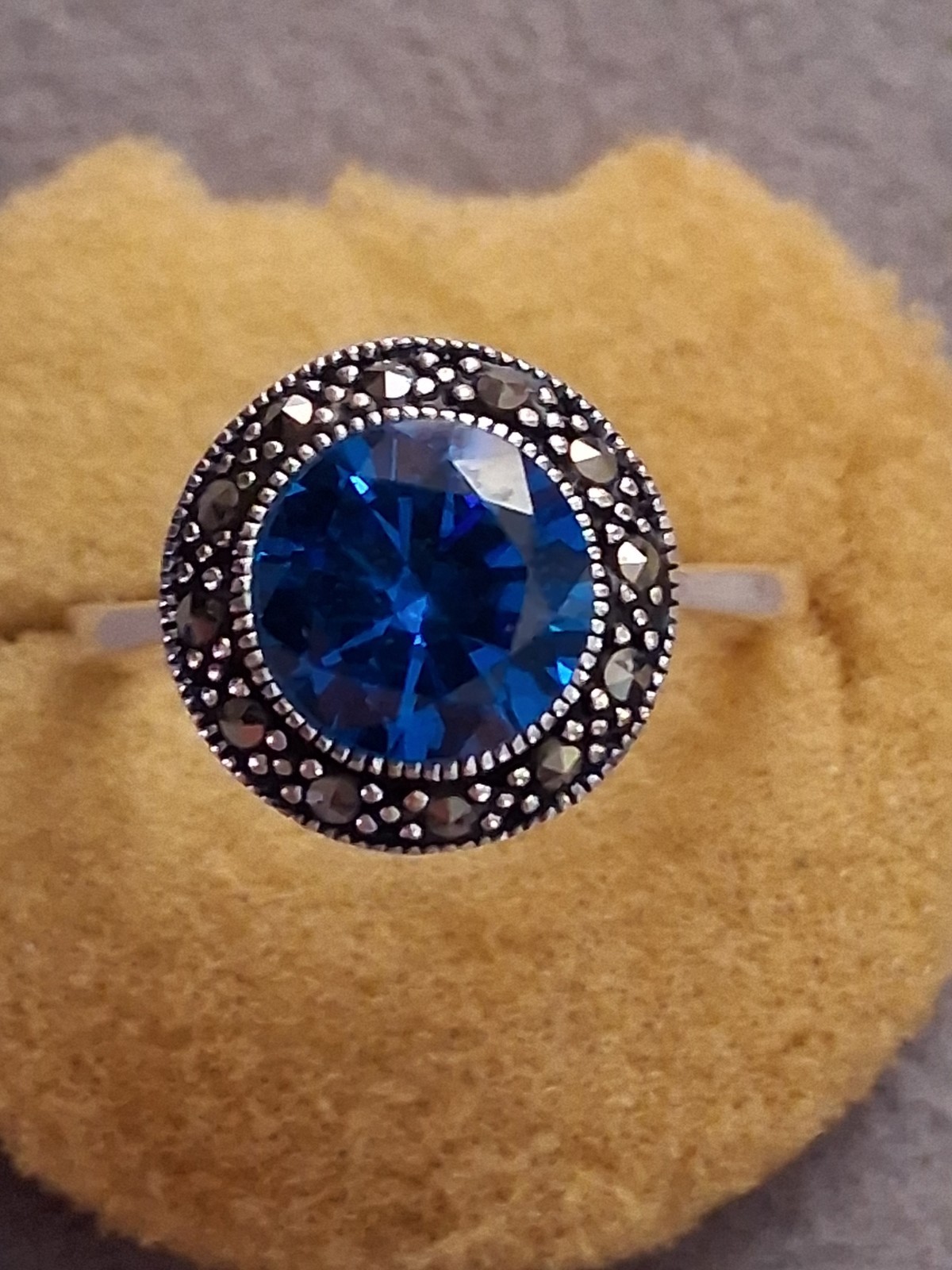 Blue faceted & marcasite halo ring, silverplated, round setting, SZ 6.75