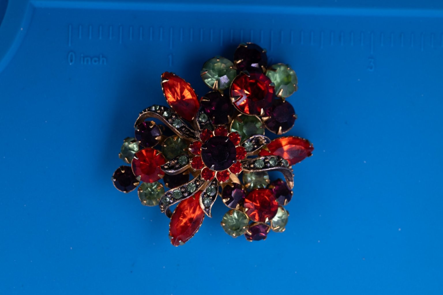 Vintage Floral Cluster Brooch Gold Tone ~2.25″ L Multi-Color Rhinestone Pin
