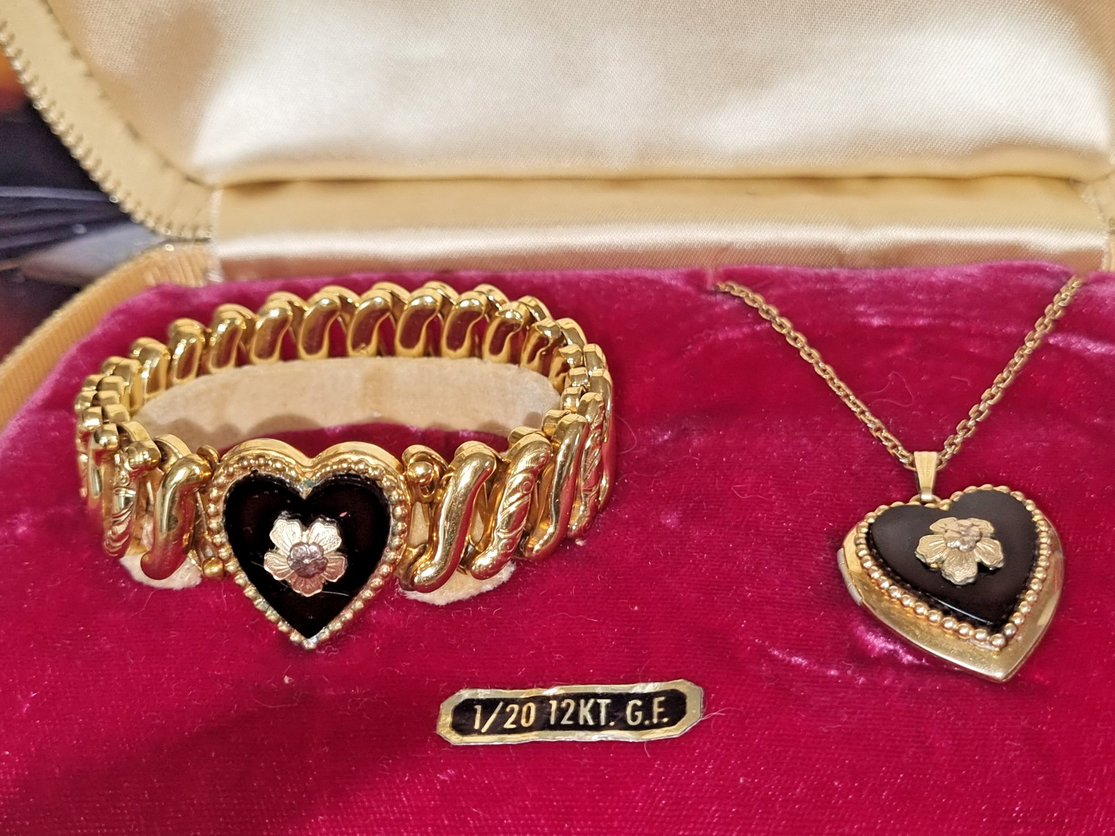 Vintage 12k Gold Fill Onyx Heart Expansion Bracelet Locket Set USA made Video