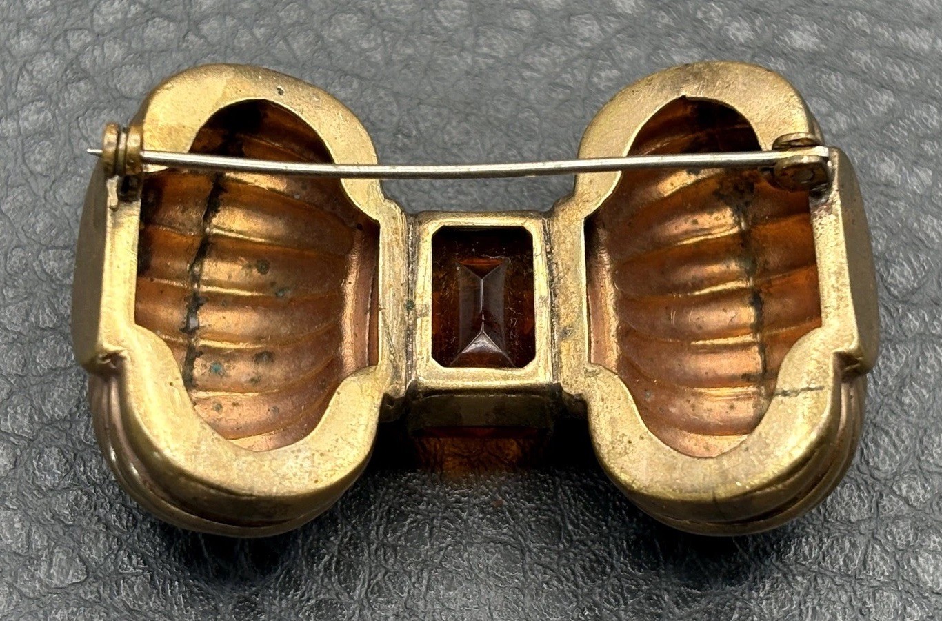 Vintage MCM Modernist Gold Tone Ribbed Dome Bow Brooch Faux Amber Glass Stone