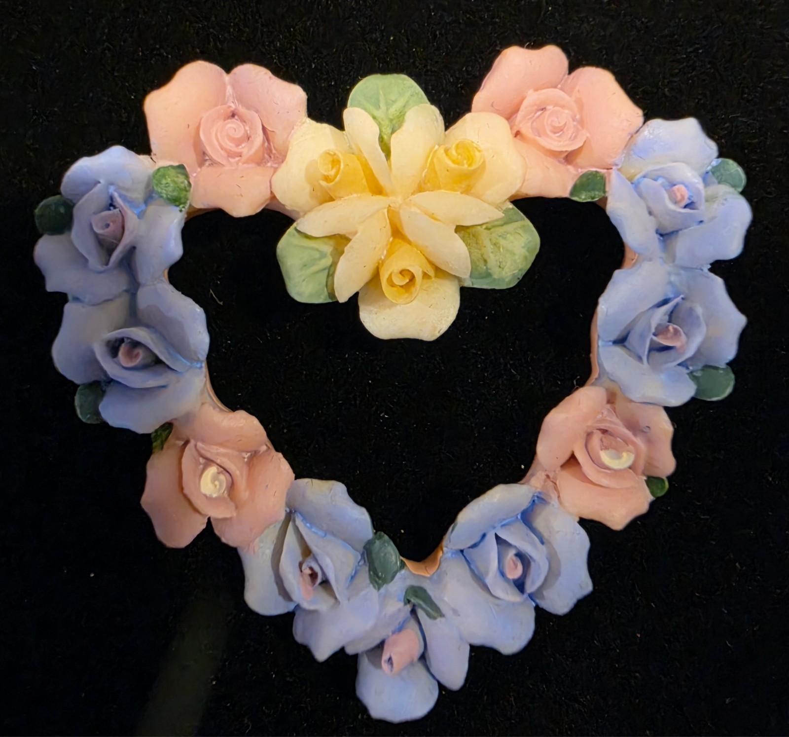 Vintage Avon HEARTS and ROSES Brooch Pin Porcelain Pastel Flowers 2″
