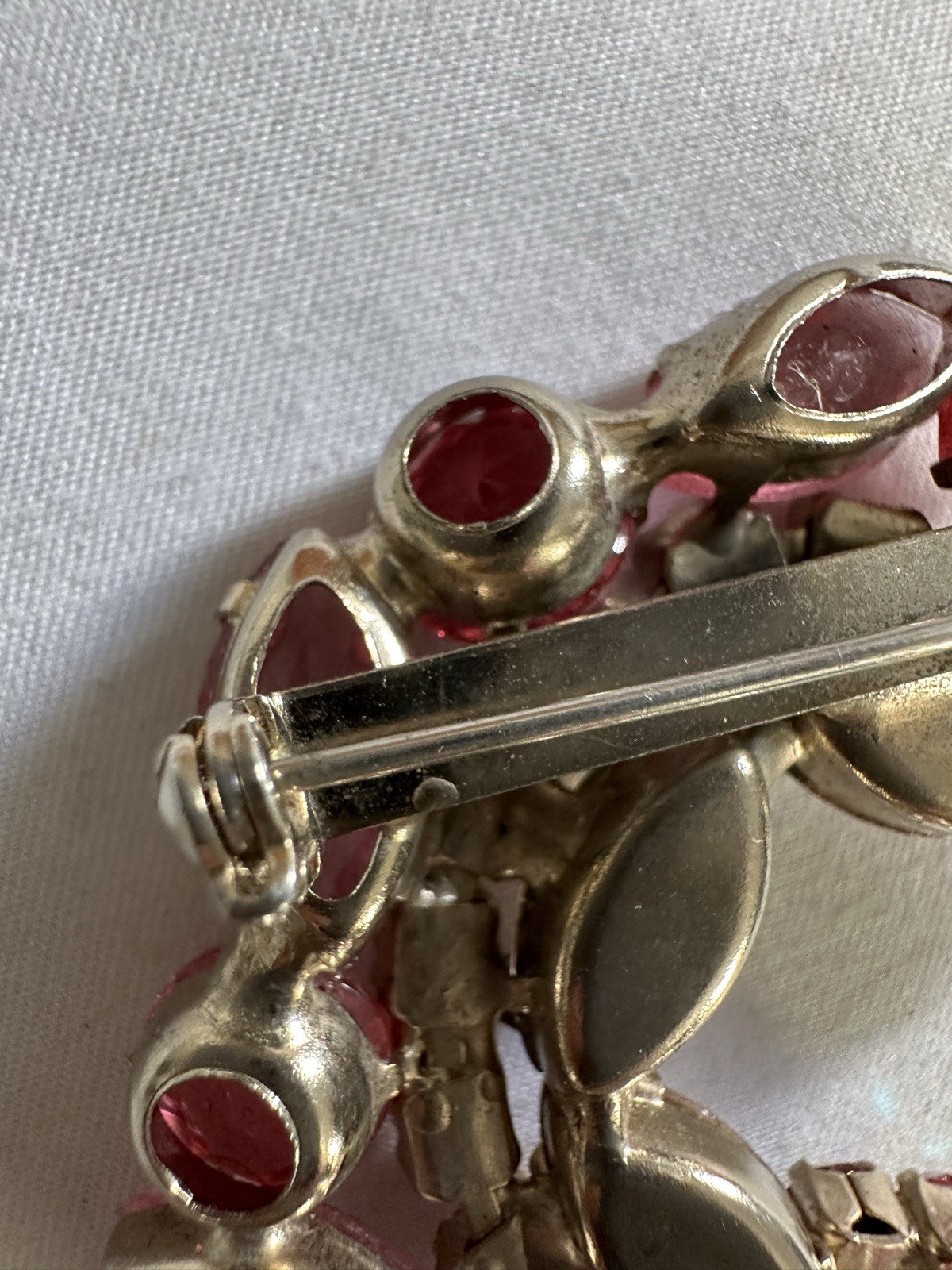 vintage DeLizza & Elster (Juliana) pink and aurora borealis rhinestone brooch