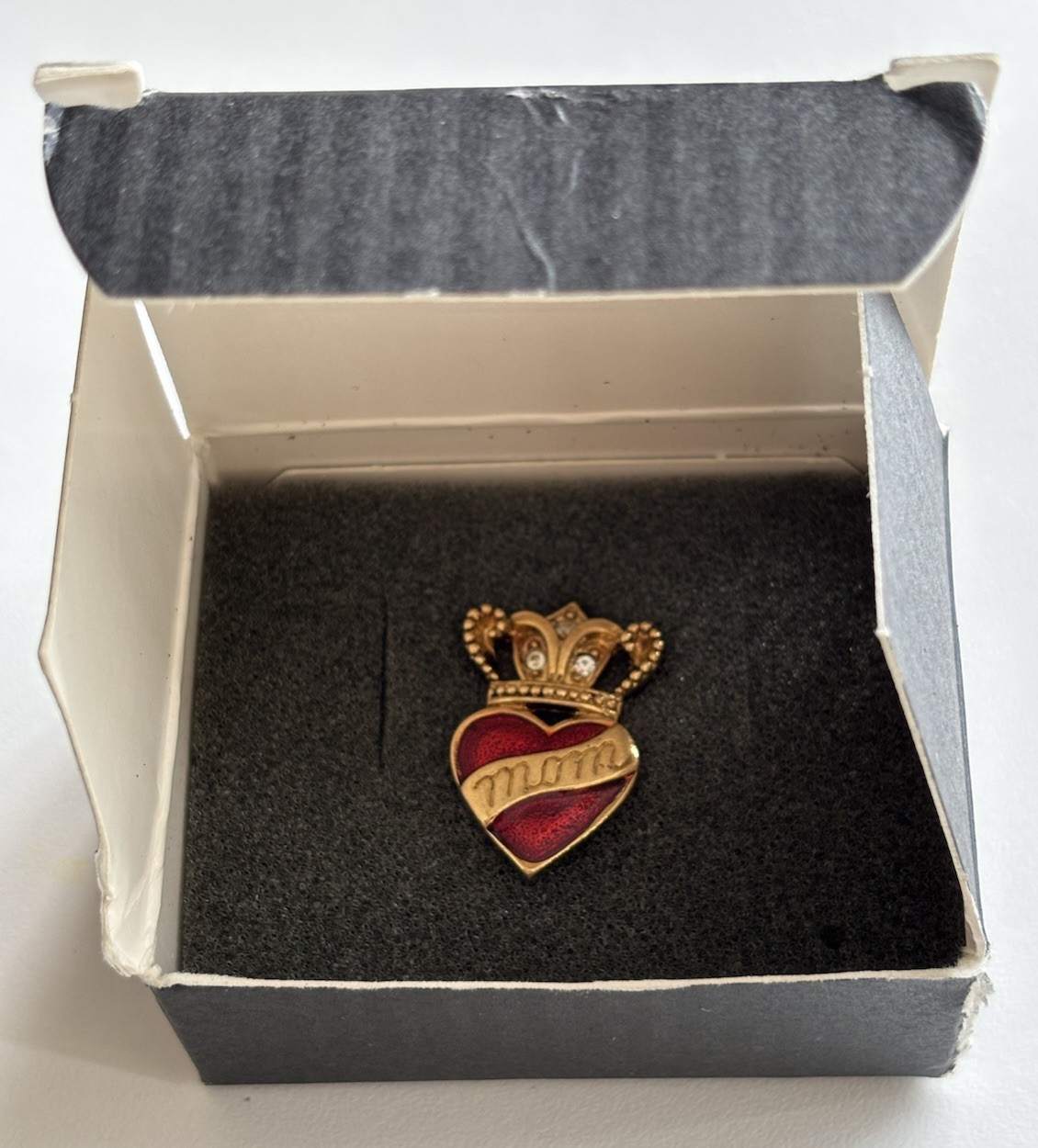 1994 Avon Gold Red Enamel Crown Heart Mothers Day Pin Brooch orig box Set of 2