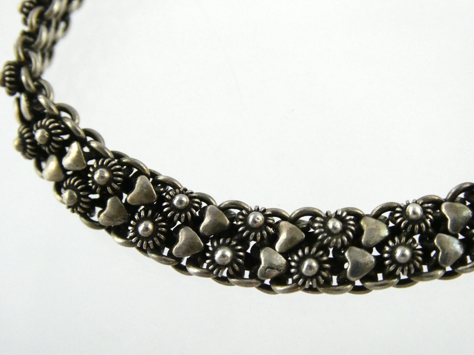 Vintage Hearts and Flowers Pattern Chain Bracelet 925 18.7g 7.5 Inch Length