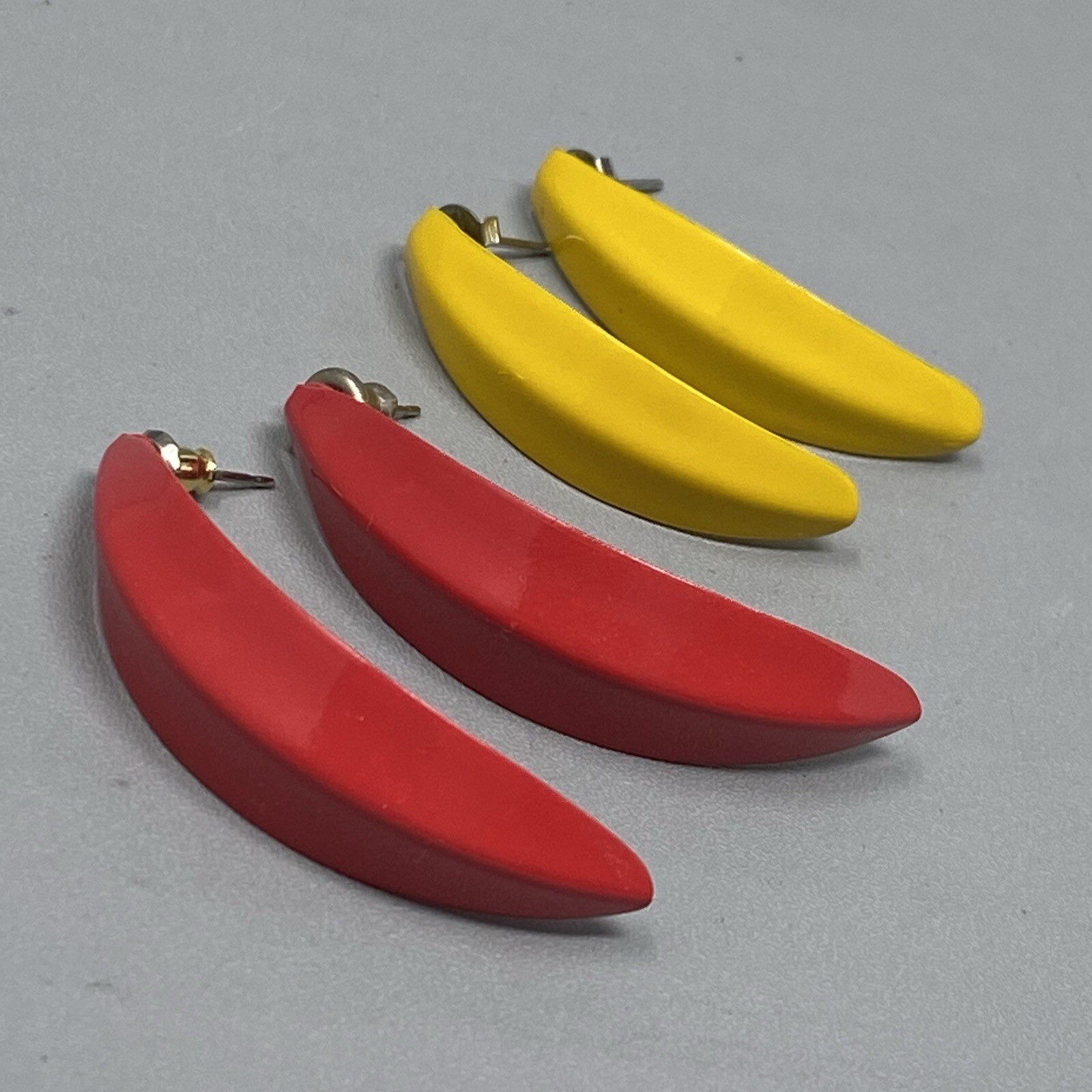 Retro Pierced Earrings Red Yellow Dagger Dangle Drop Vintage Funky MOD 1.5-2″