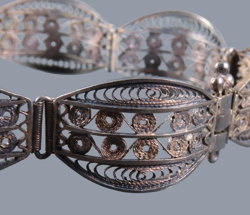 ANTIQUE VTG Sterling Silver CANNETILLE FILIGREE Flower Panel Link Bracelet DARK