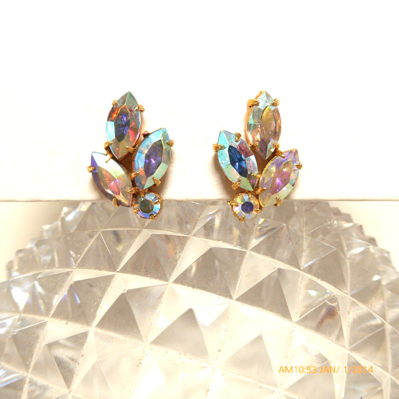 VINTAGE EMERALD CUT AB RHINESTONE BROOCH AND EARRINGS