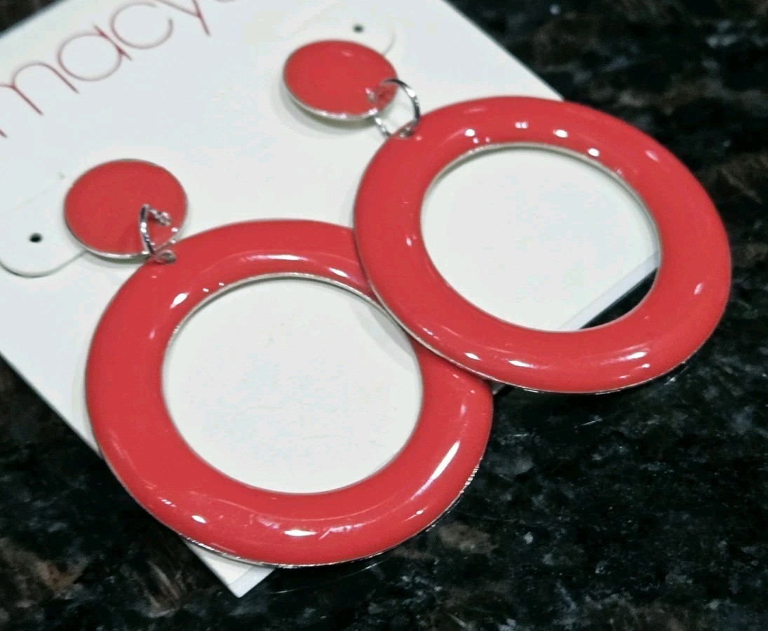 Macy’s Earrings Red Circle Dangle Drop 80’s style silver tone Vintage 2 in