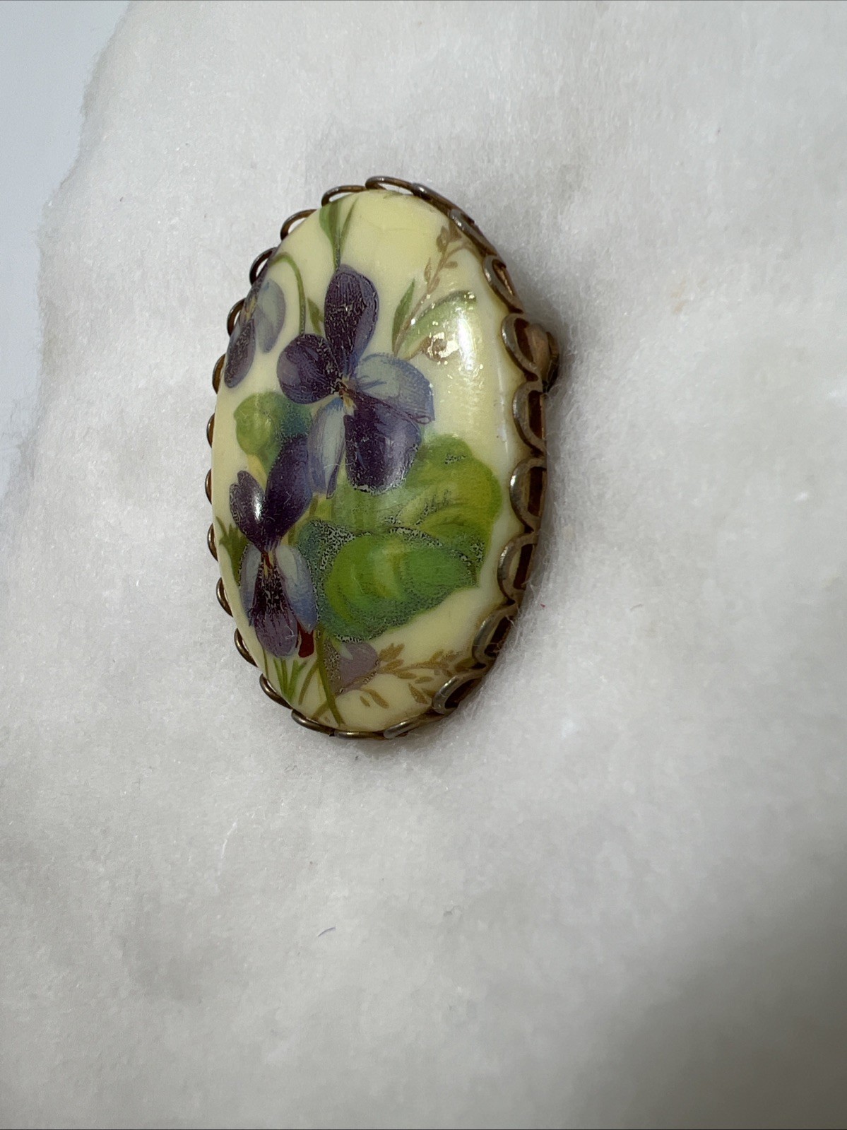 VTG Victoria Gold Tone Purple Blue Violet Flower Porcelain Cameo Style Brooch