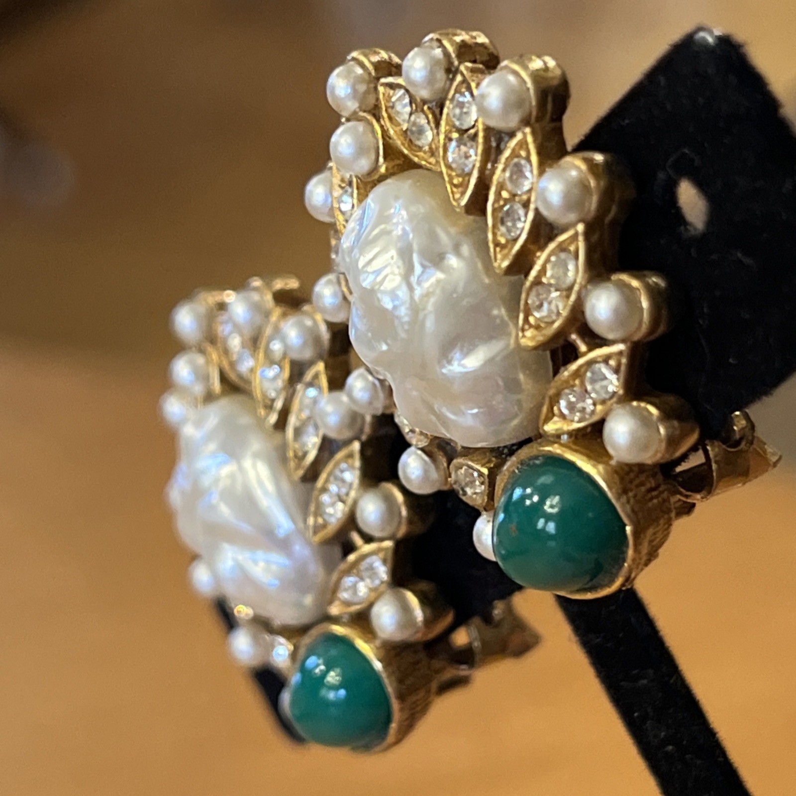 Vintage Faux Mabe & Many Pearls Green Glass Gripoix Cabochon Clip On Earrings