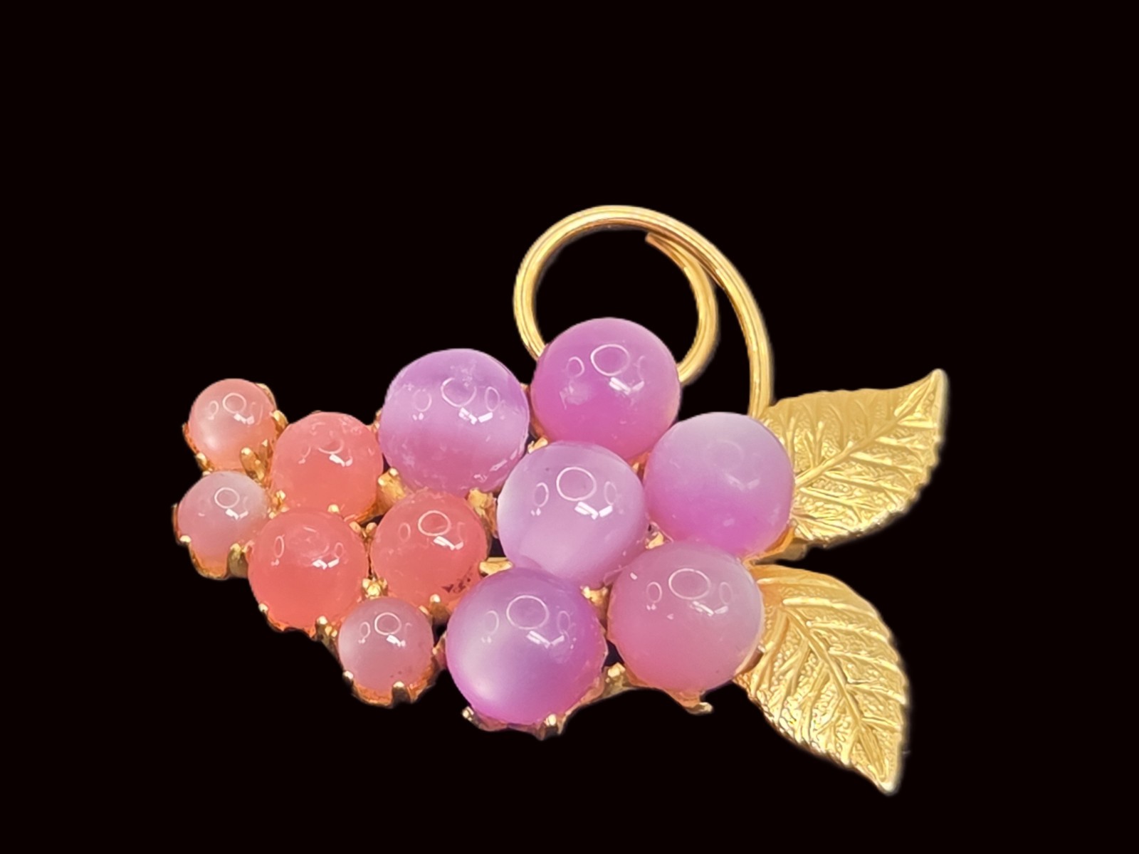 Vntg Bunch of Grapes Brooch, Unsigned, Pink Purple Acrylic, Gold Tone
