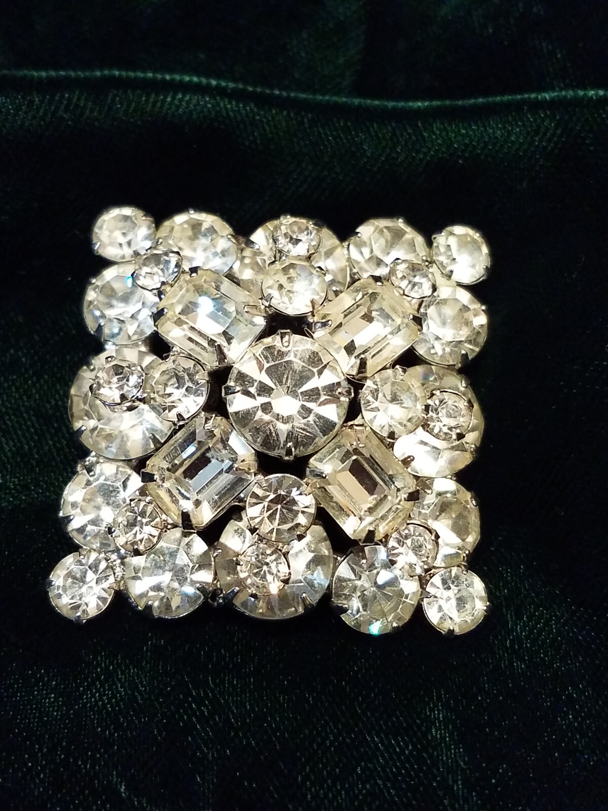 1950’s Clear Rhinestone Cluster Square / Diamond Shaped Brooch About 1-1/2 in Sq