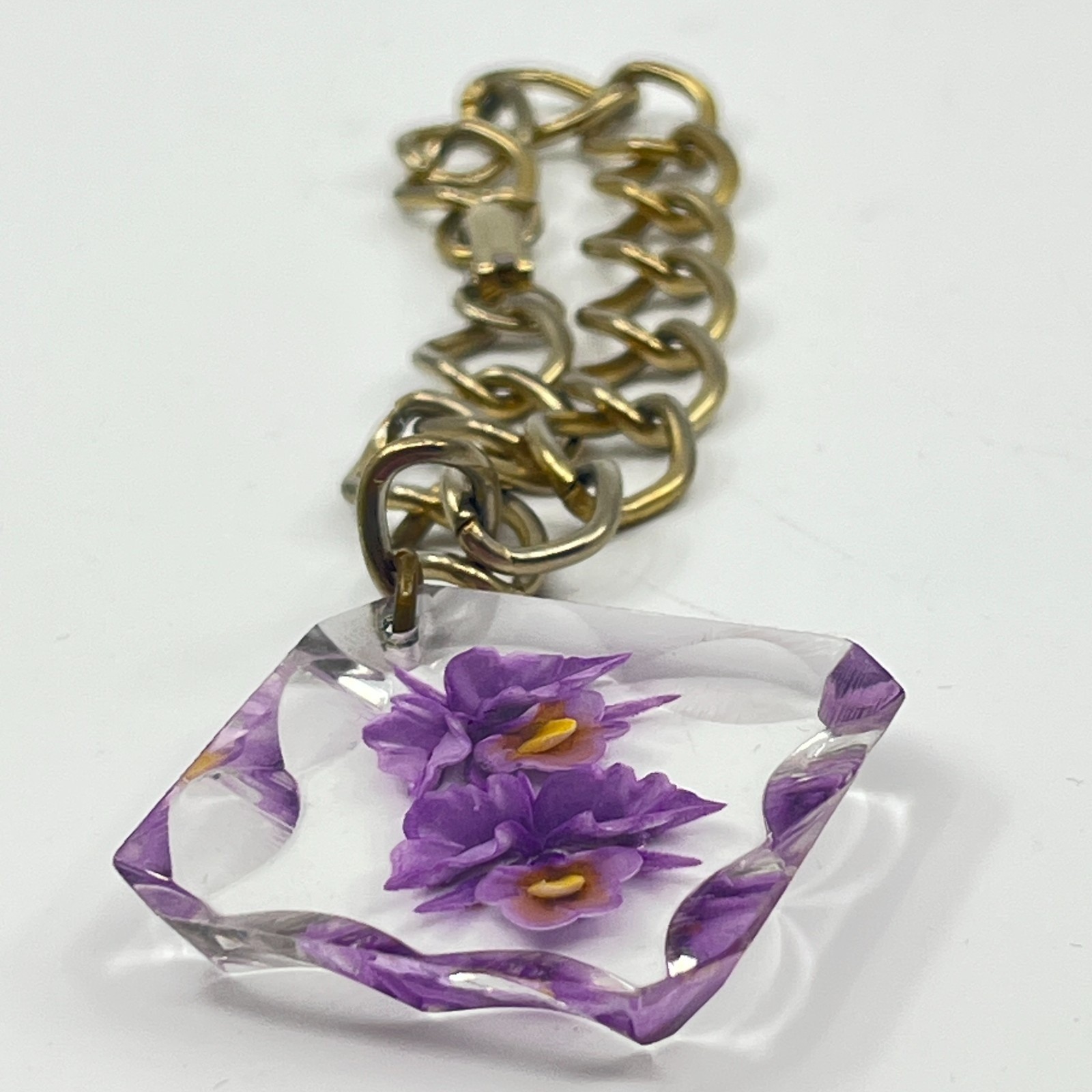 VTG Gold Tone Pressed Purple Orchid Resin Diamond Cut Pendant Link Bracelet