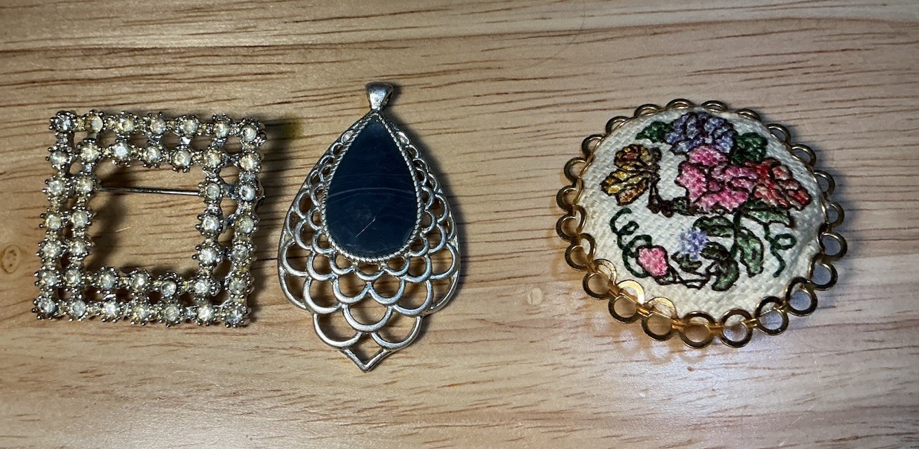 Two Unmarked Brooches And One Pendant All Are Different Shapes square,oval Round