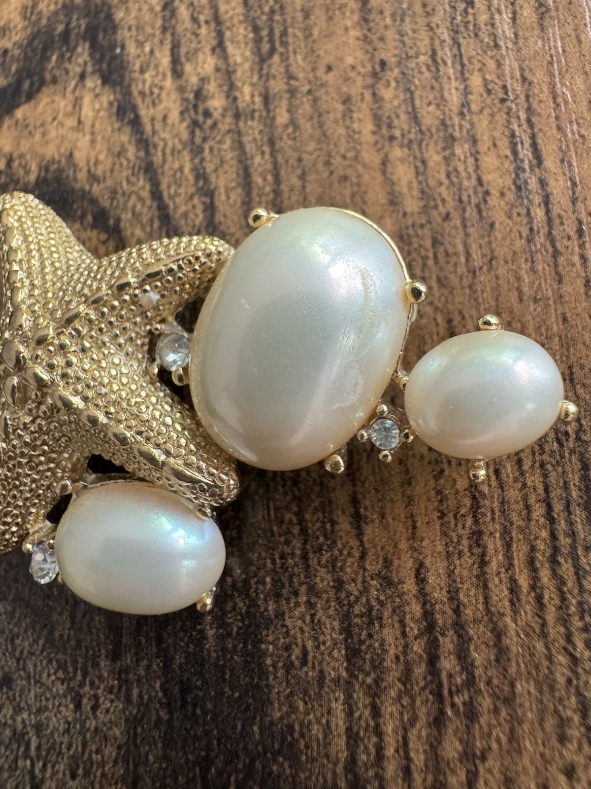 VTG Signed Trifari “By The Sea” Starfish Faux Pearl Rhinestone Brooch/Pin 1980s