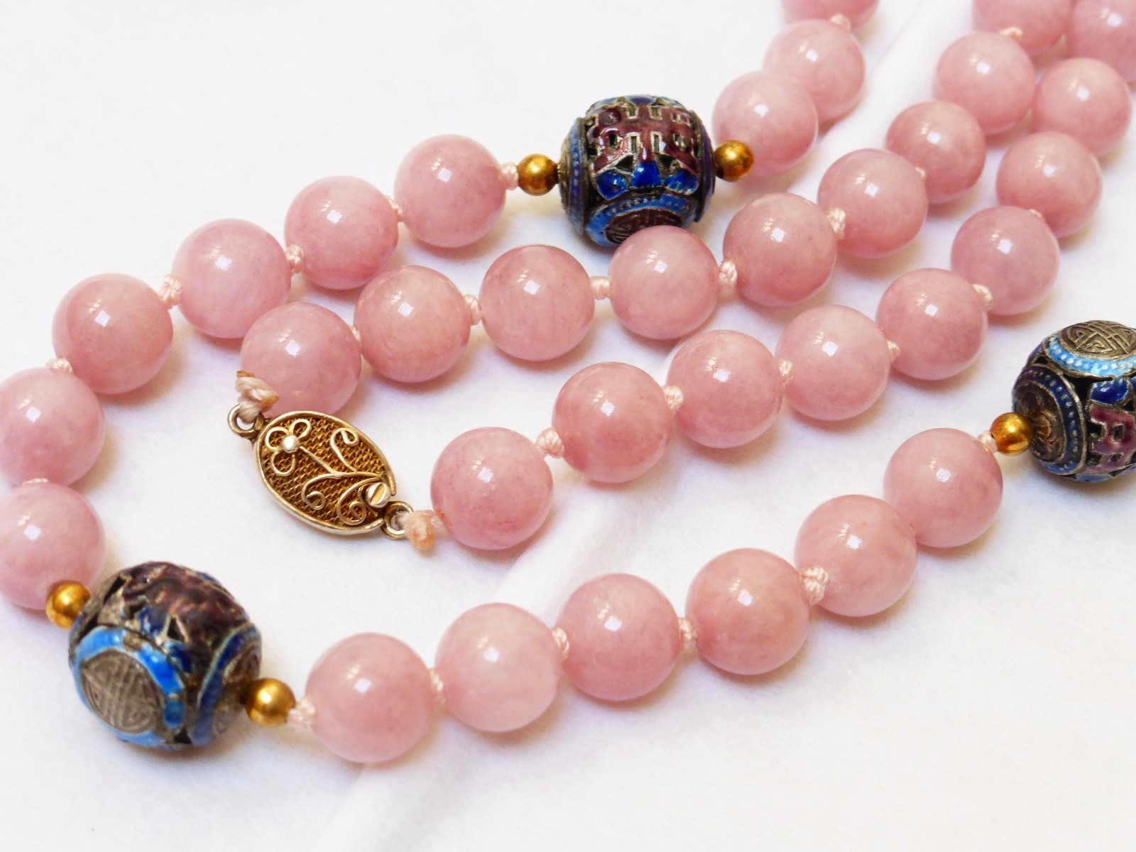 CHINESE VINTAGE ENAMEL LAVENDER QUARTZ BEAD NECKLACE, Silver Clasp