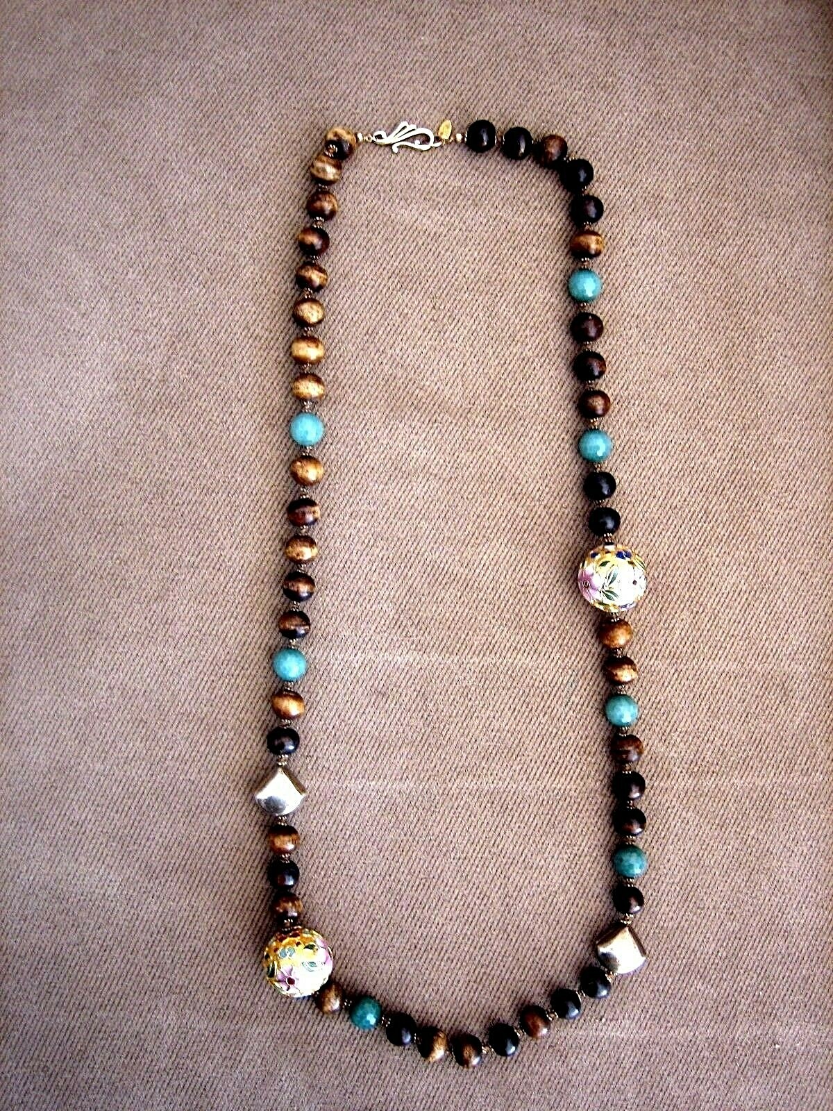 VTG GARA DANIELLE WOODEN,STONE,ENAMEL GOLD TONE BEADED STRAND NECKLACE.