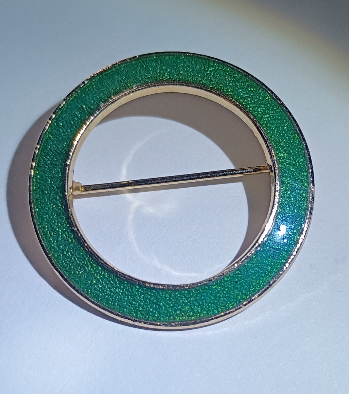 Vintage Green Enamel Circle Brooch – 1¼” Round Lapel Pin Modernist Style