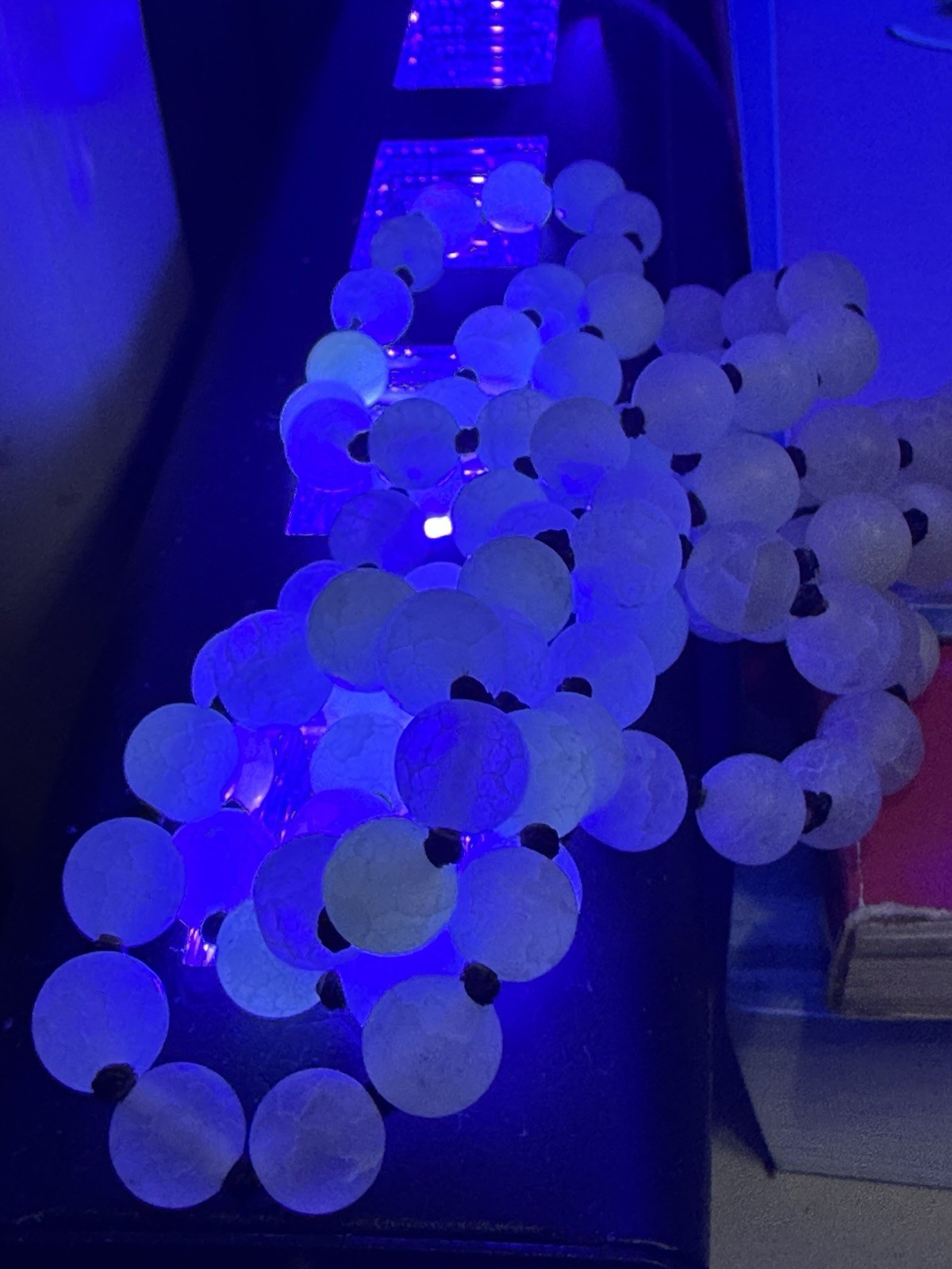 Vintage Frosted Crackle Chalcedony Beaded Necklace 34” UV Reactive 8 mm 66 Grams