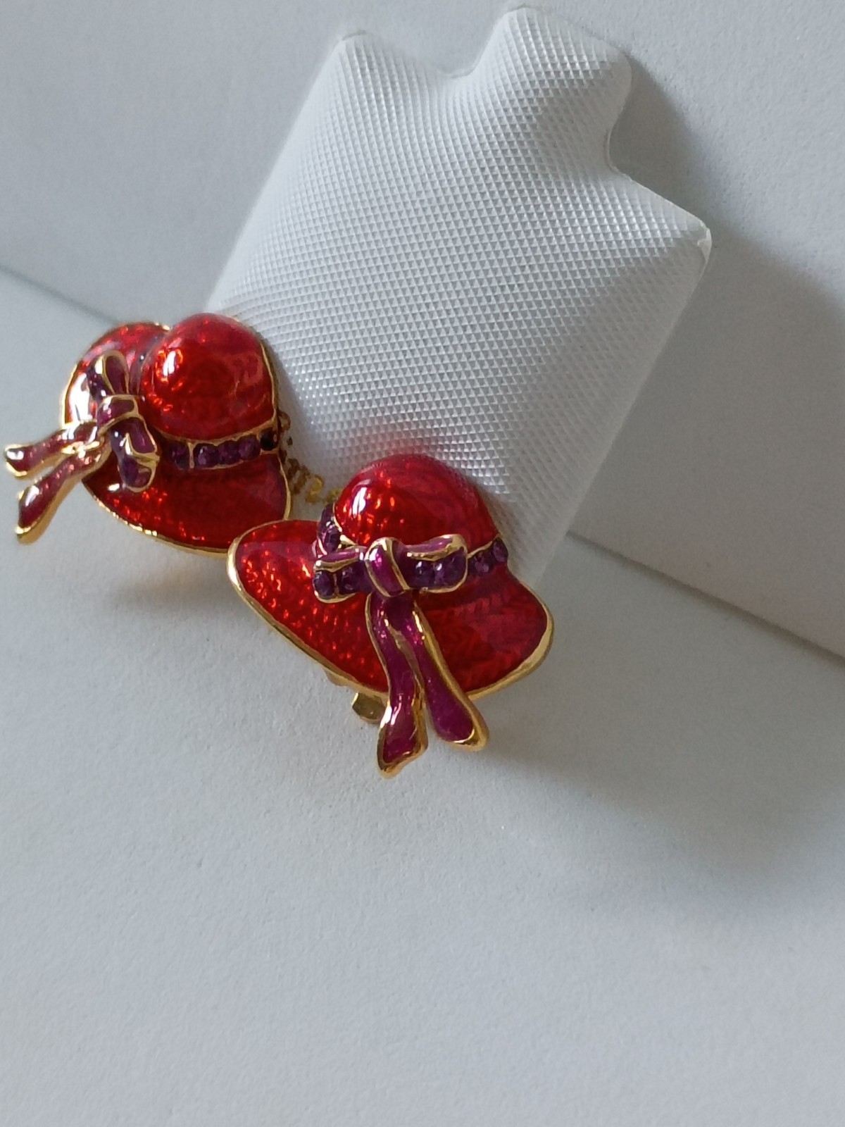 Vintage Simona Red Hat Society Clip On Earrings Enamel Goldtone 1990s NEW
