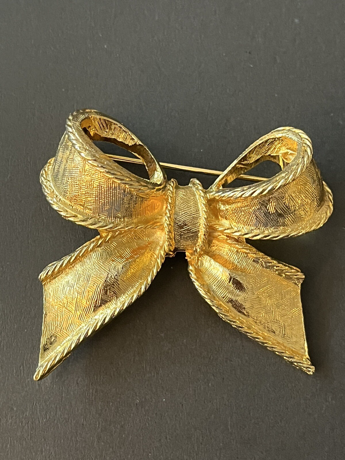 Signed Gay Boyer Bow Gold Tone 3-D Brooch Pin Costume Jewelry Grandmacore