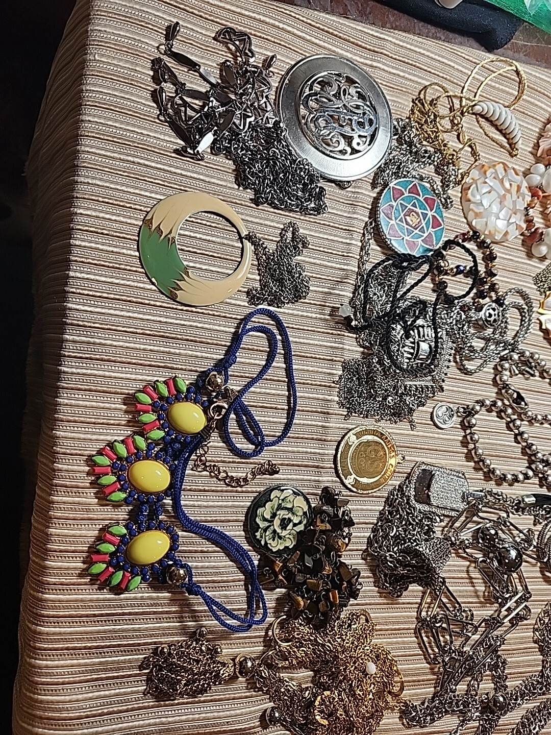 JEWELRY LOT 50+ fashion estate vintage Costume No JUNK 50s 60s 70s 80s (720)