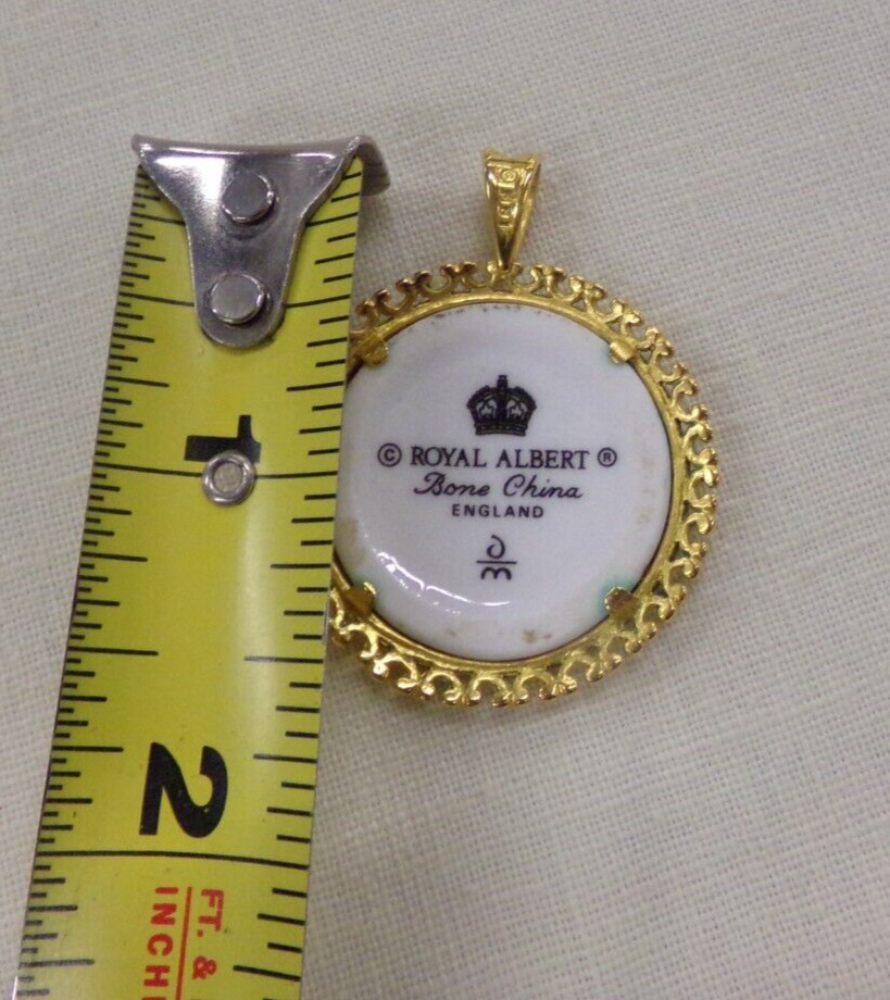 Danbury Mint Royal Albert England Necklace Pendant w Bone China Floral Design