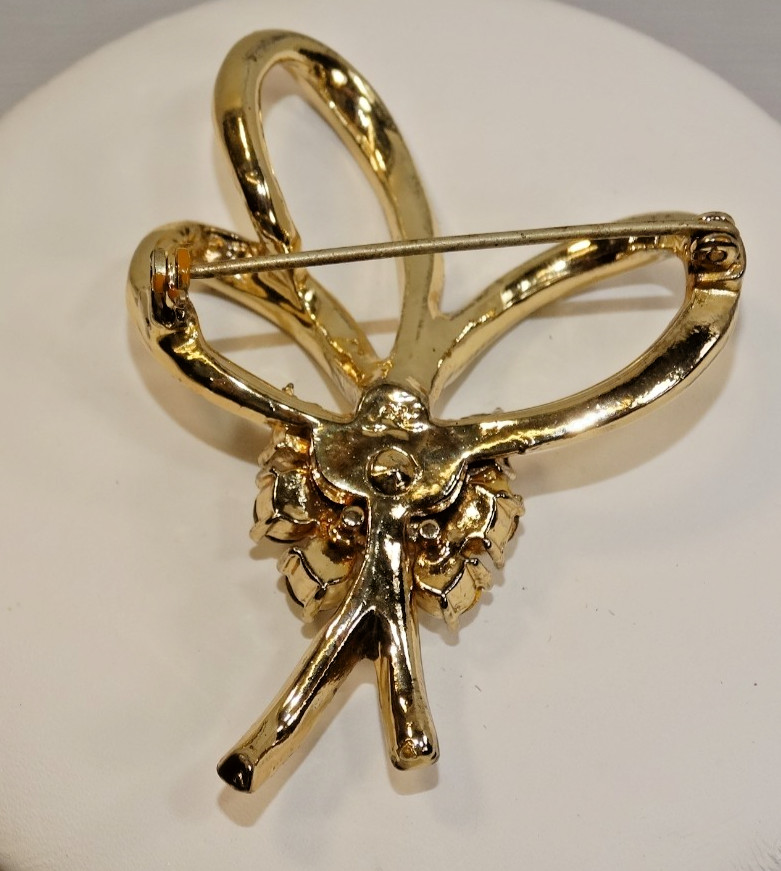 A53 VINTAGE RHINESTONE RIBBON BOW BROOCH PIN CLEAR STONES PRONG SET UNSIGNED