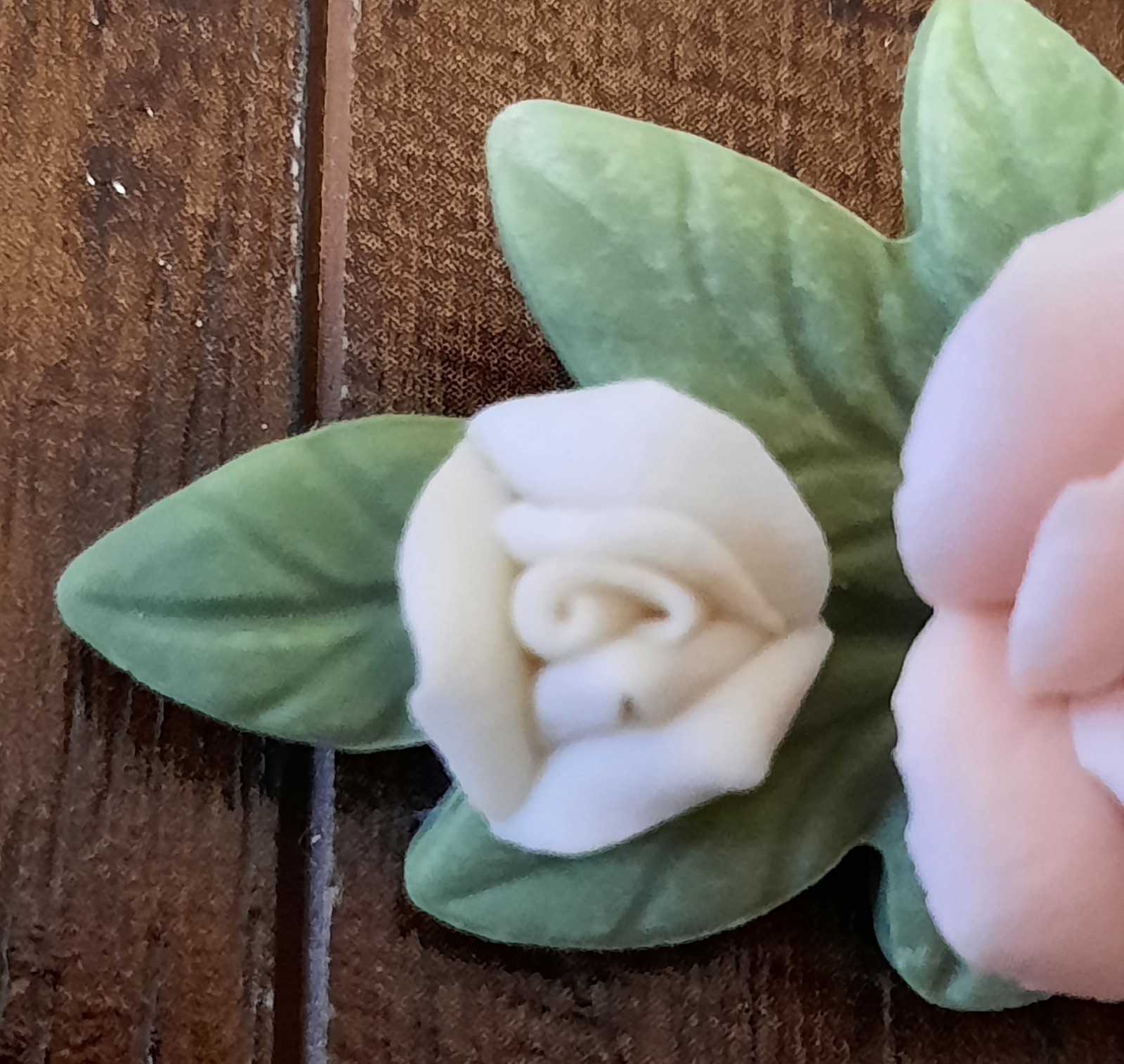 Vintage 1987 Avon Porcelain Pink Petals Pin & Earrings Set~Women’s Jewelry EUC
