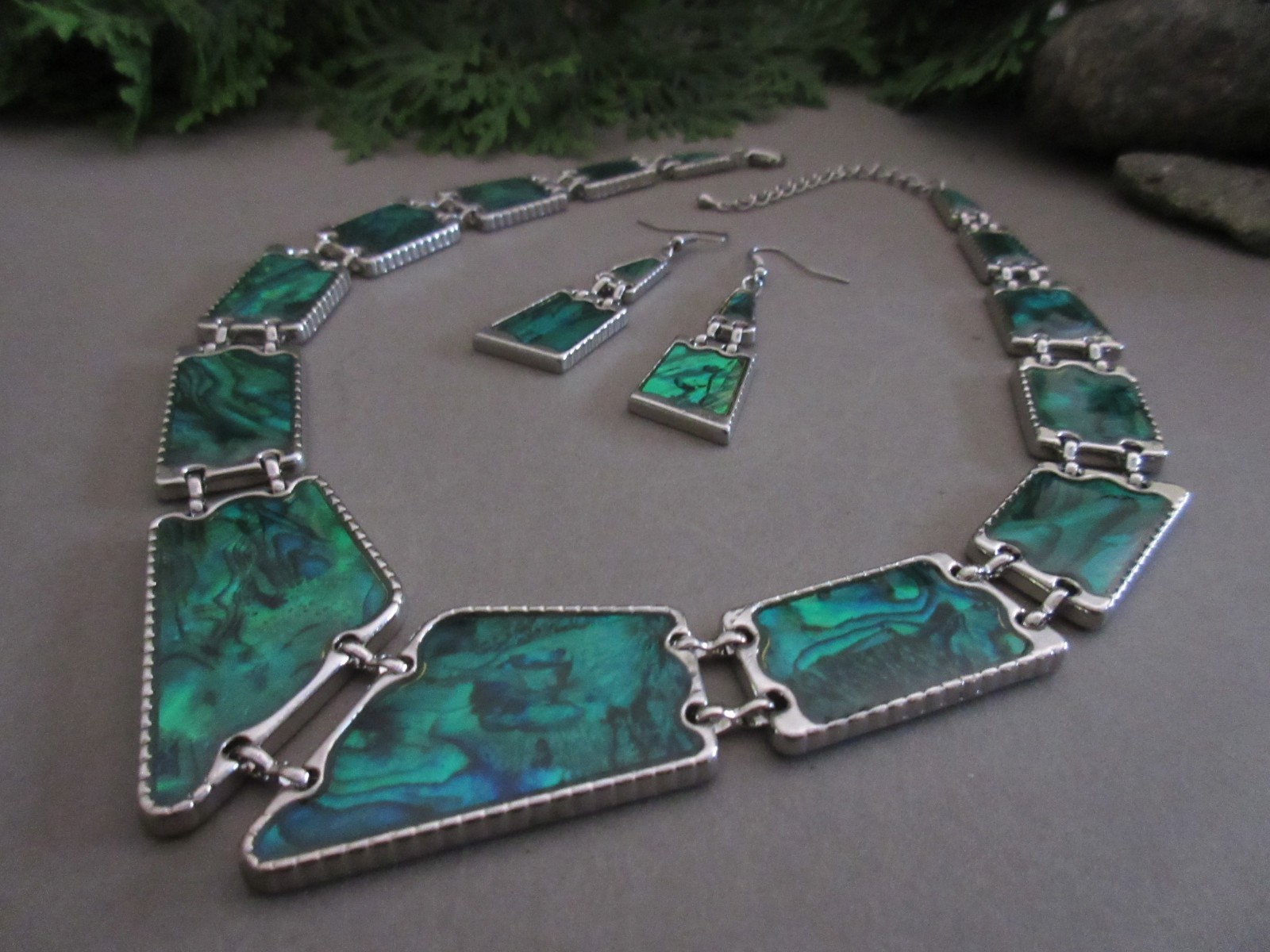 Paua Shell Inlay Enamel Silver Tone Choker Necklace & Pierced Earring Set