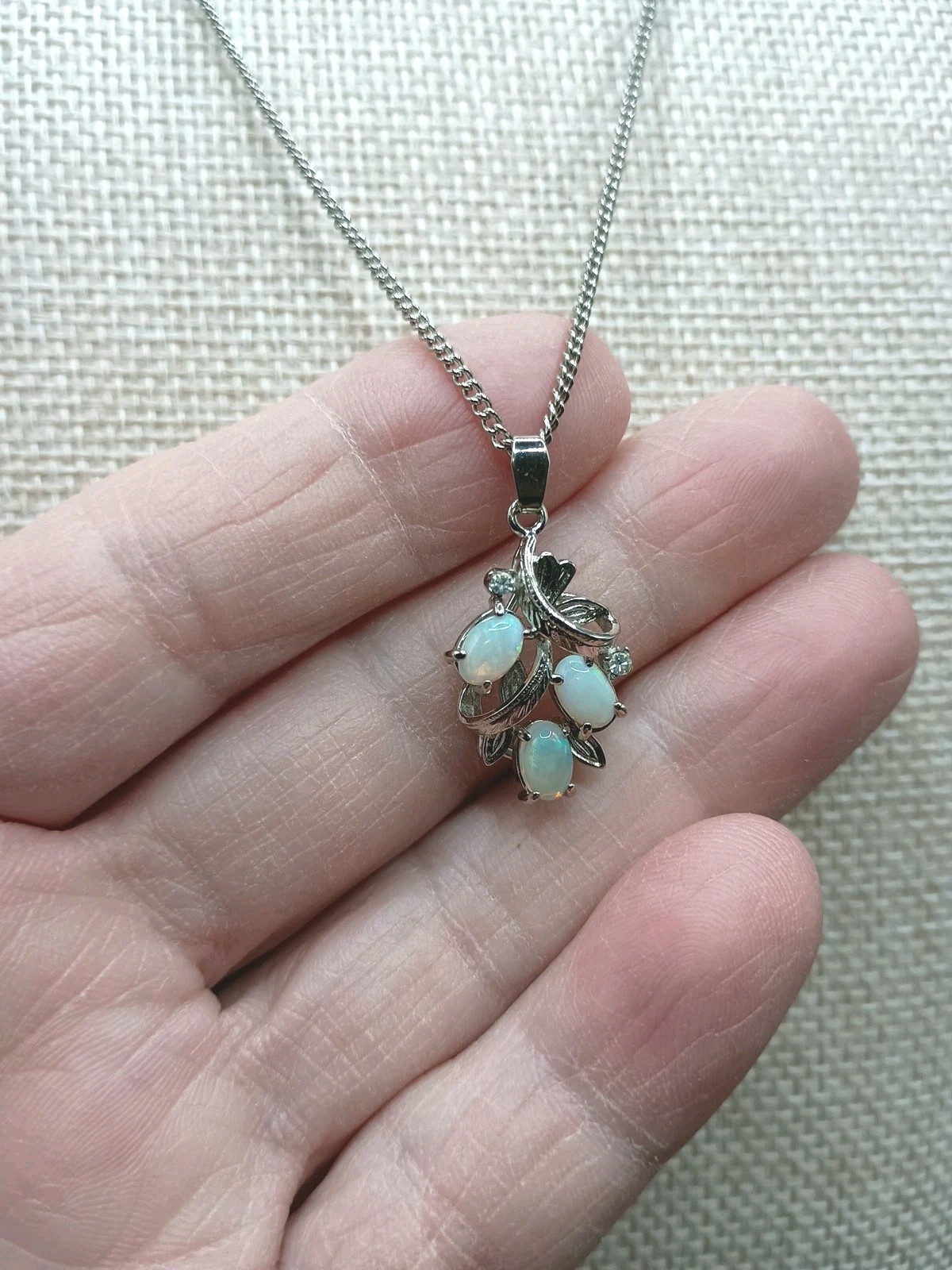 Vintage Opal Rhinestone Pendant Necklace Silver Tone Floral Cluster Vine 19″