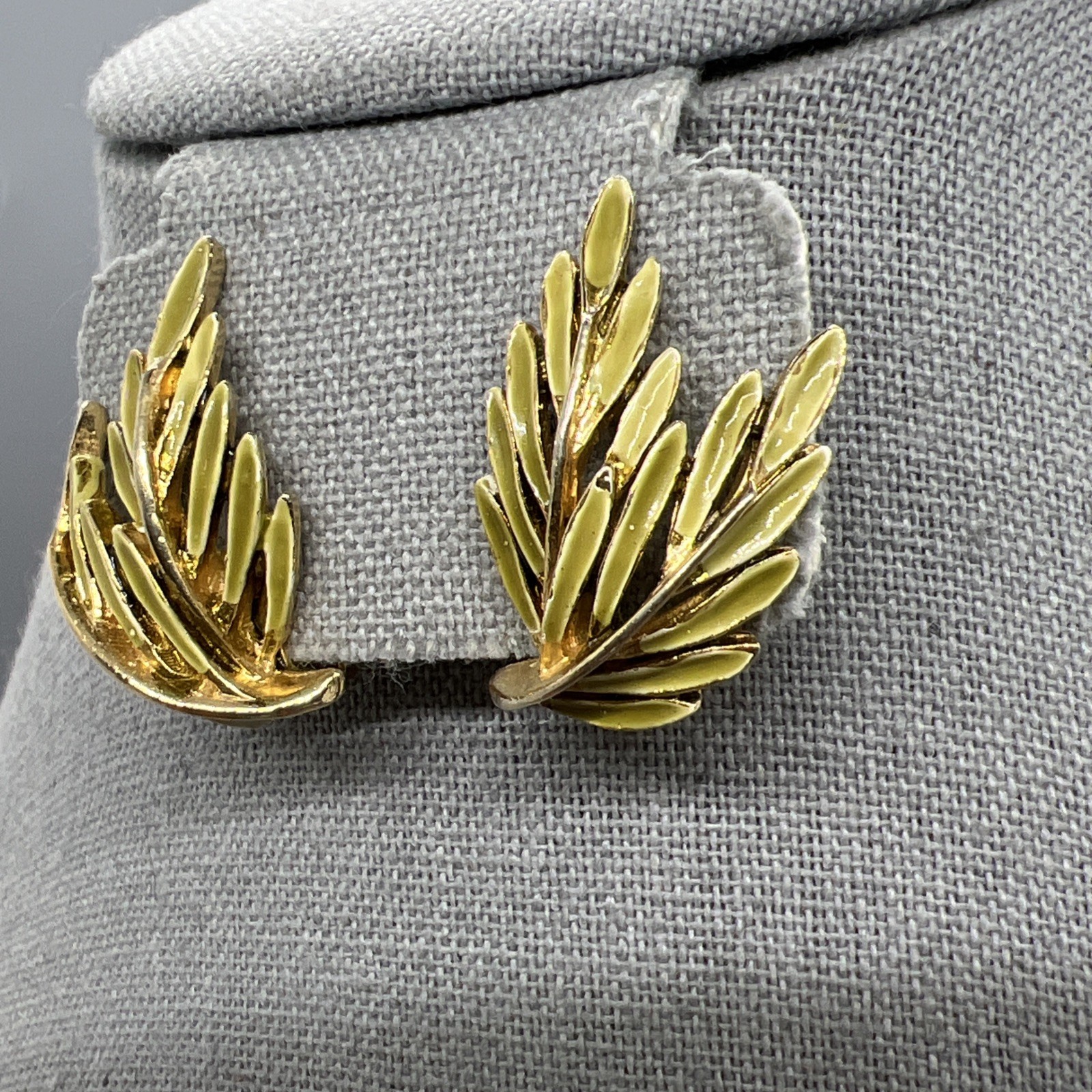 Vintage ART Leaf Earrings Gold Green Enamel Clip On Midcentury Nature READ