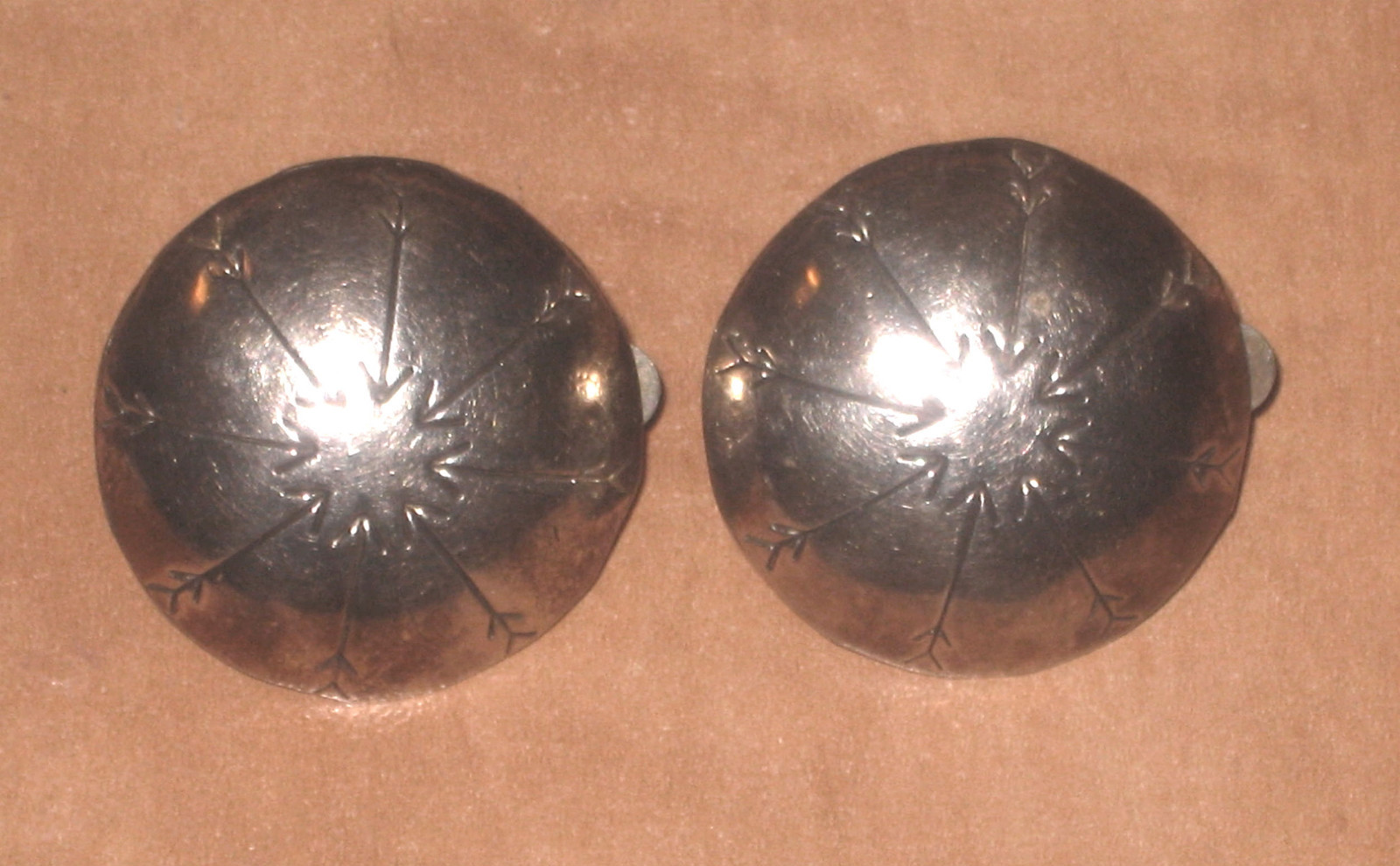 Hallmarked Silversmith BEN J. CHAVEZ Sterling CONCHO / CONCHA Clip Earrings