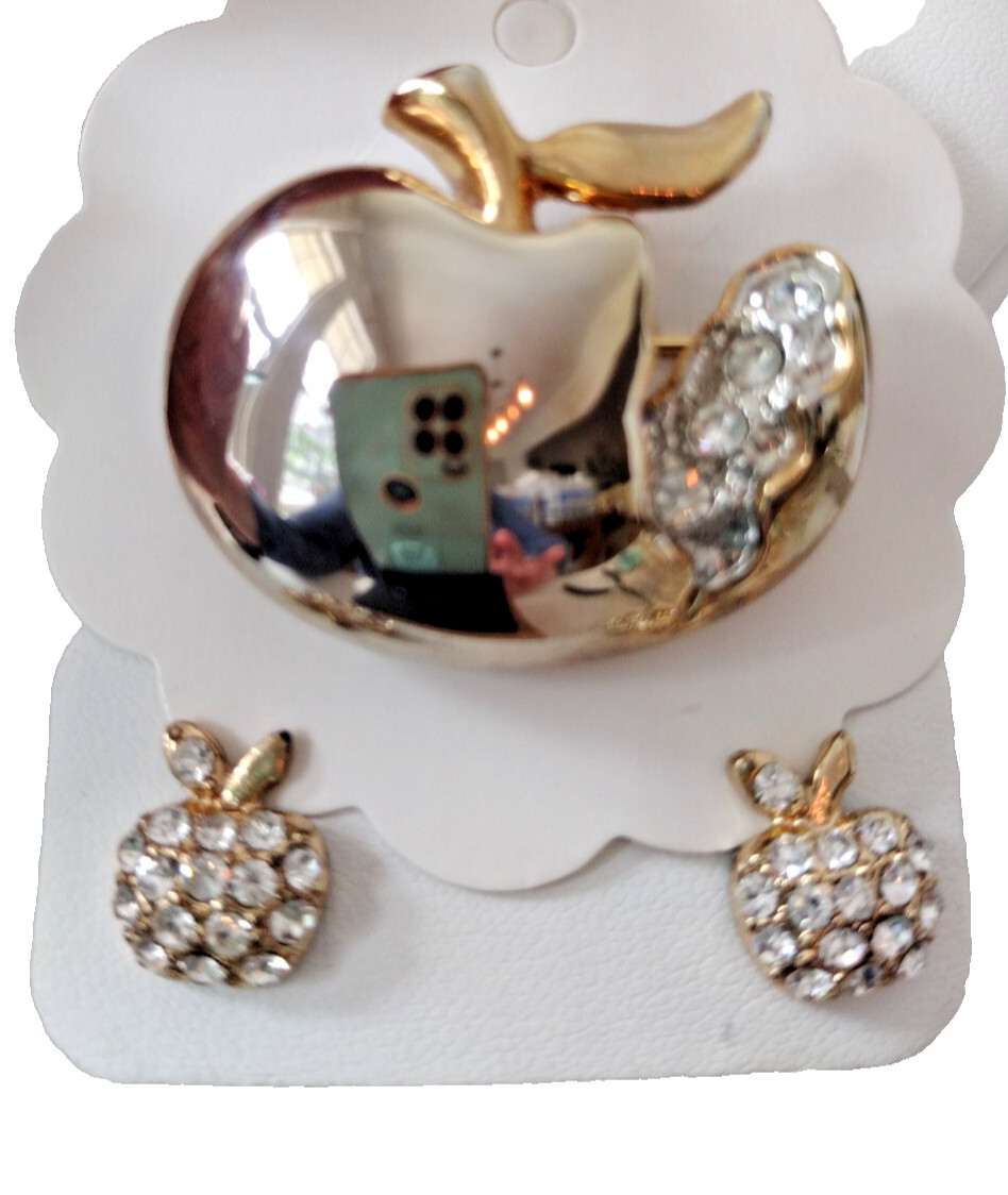 Vintage Rhinestone Apple Set FREE SHIP Gold Tone Brooch Pin Fruit Post Earrings