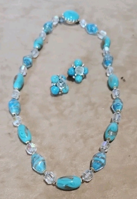 VINTAGE SINGLE STRAND TURQUOISE COLORED & CLEAR BEADED NECKLACE & CLIP-EARRINGS