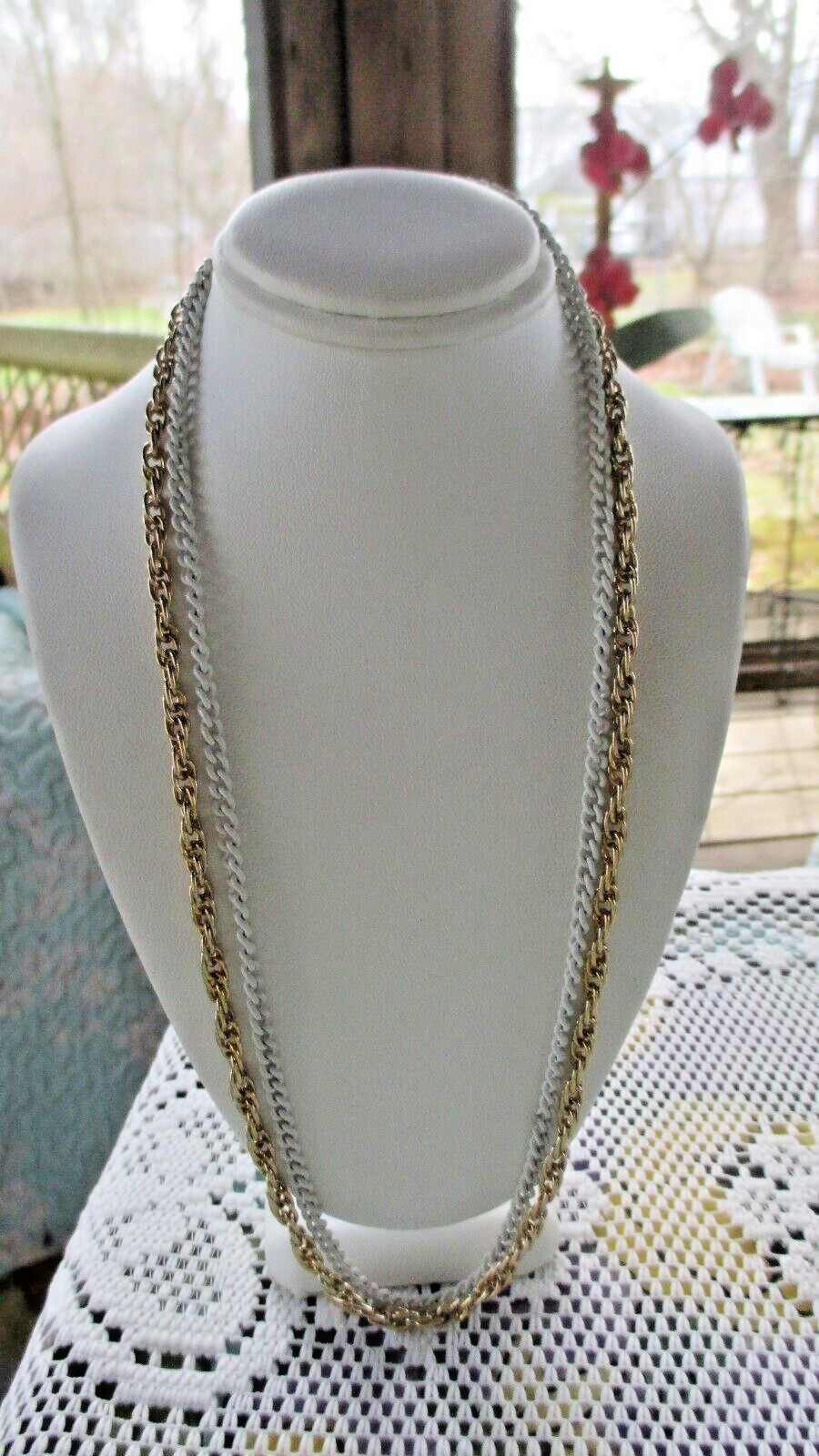 VINTAGE DOUBLE CHAIN 18.5 NECKLACE – GOLD TONE ROPE – WHITE ENAMEL USA