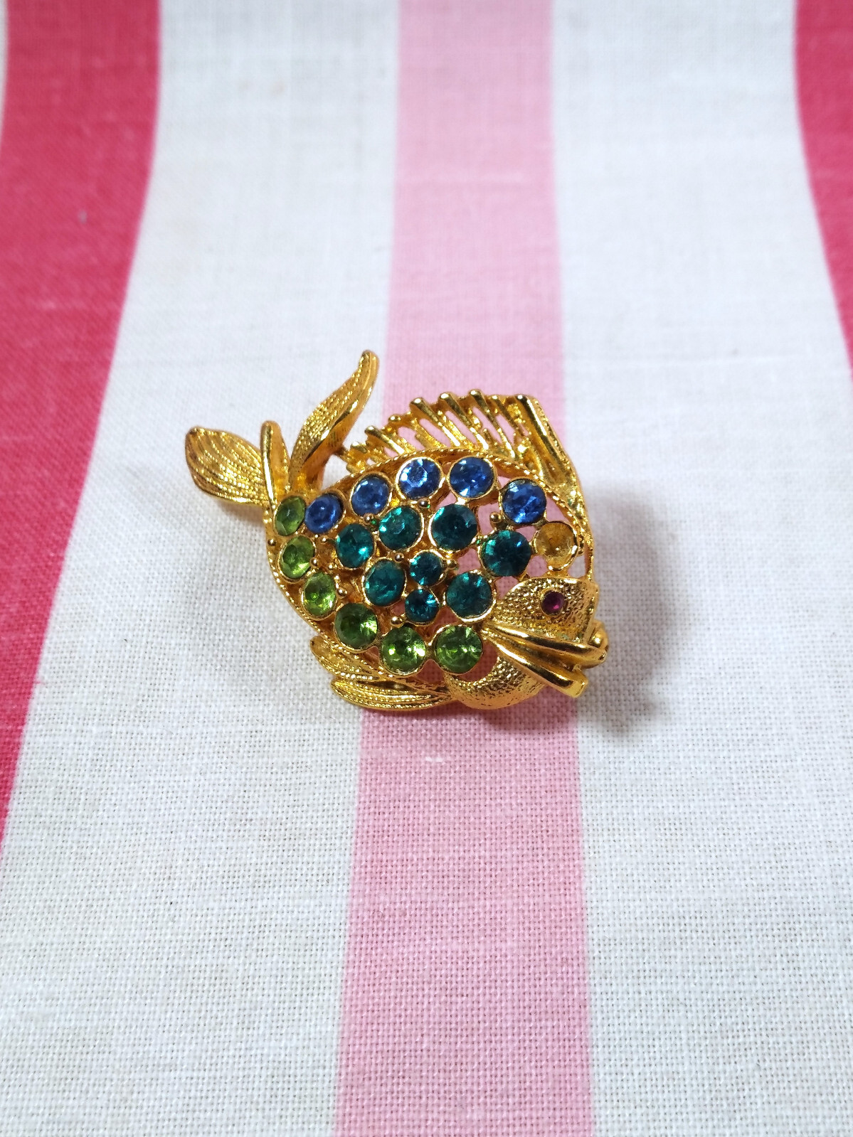 Colorful Mid Century Rhinestone FISH Brooch Pin with Gold Finish & Safety Clasp