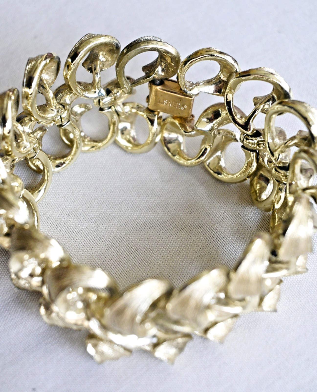 Vintage Lisner Textured Gold Tone Leaf Link Statement Bracelet Signed