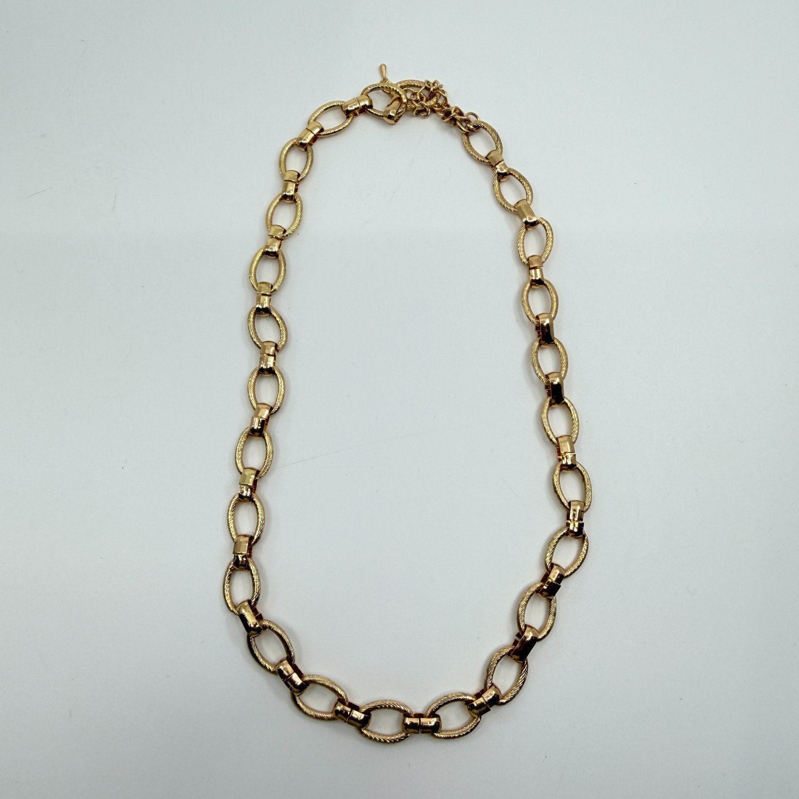 Vintage Gold Tone Textured Oval Link Collar Necklace Retro Adjustable Extender