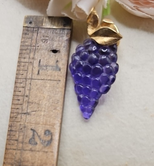 Vintage Avon Convertible Fruit Grapes Brooch Pin Rhinestone Lucite Food Fruit