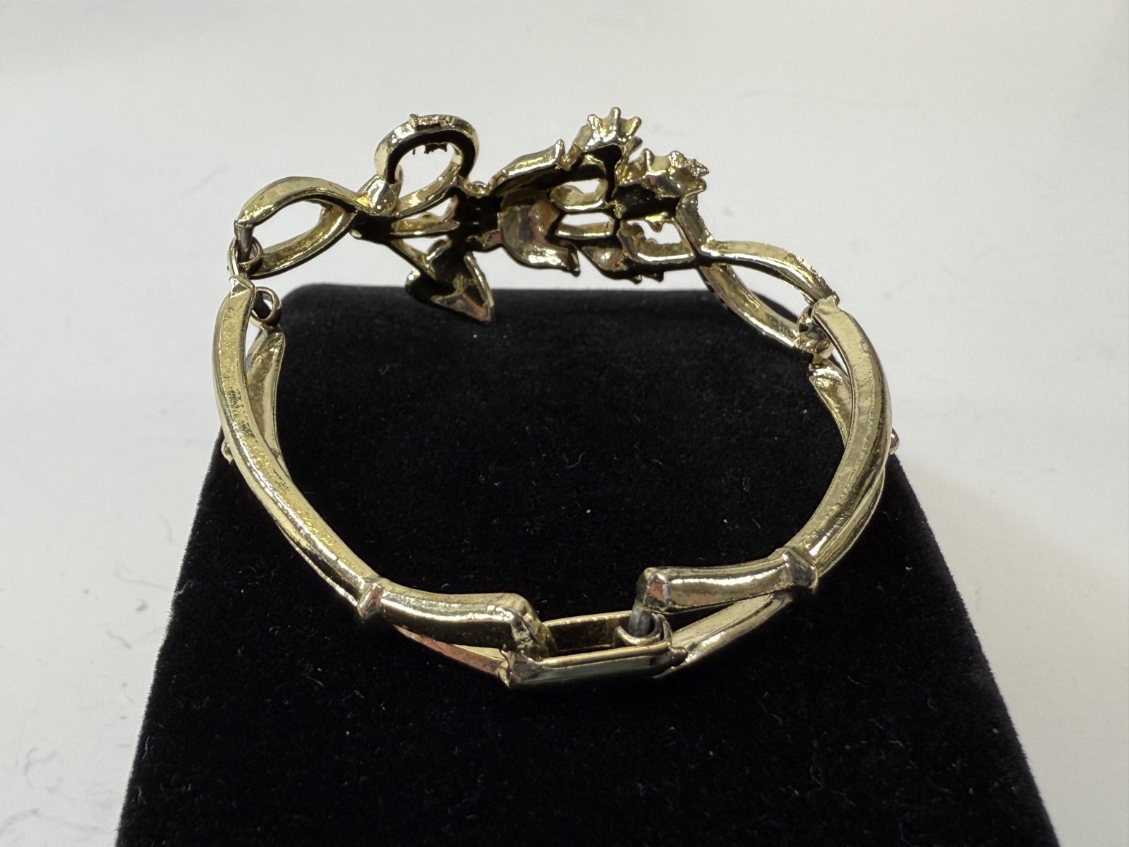 Vintage Gold Tone AB Red Rhinestone Flower Bracelet Size 7