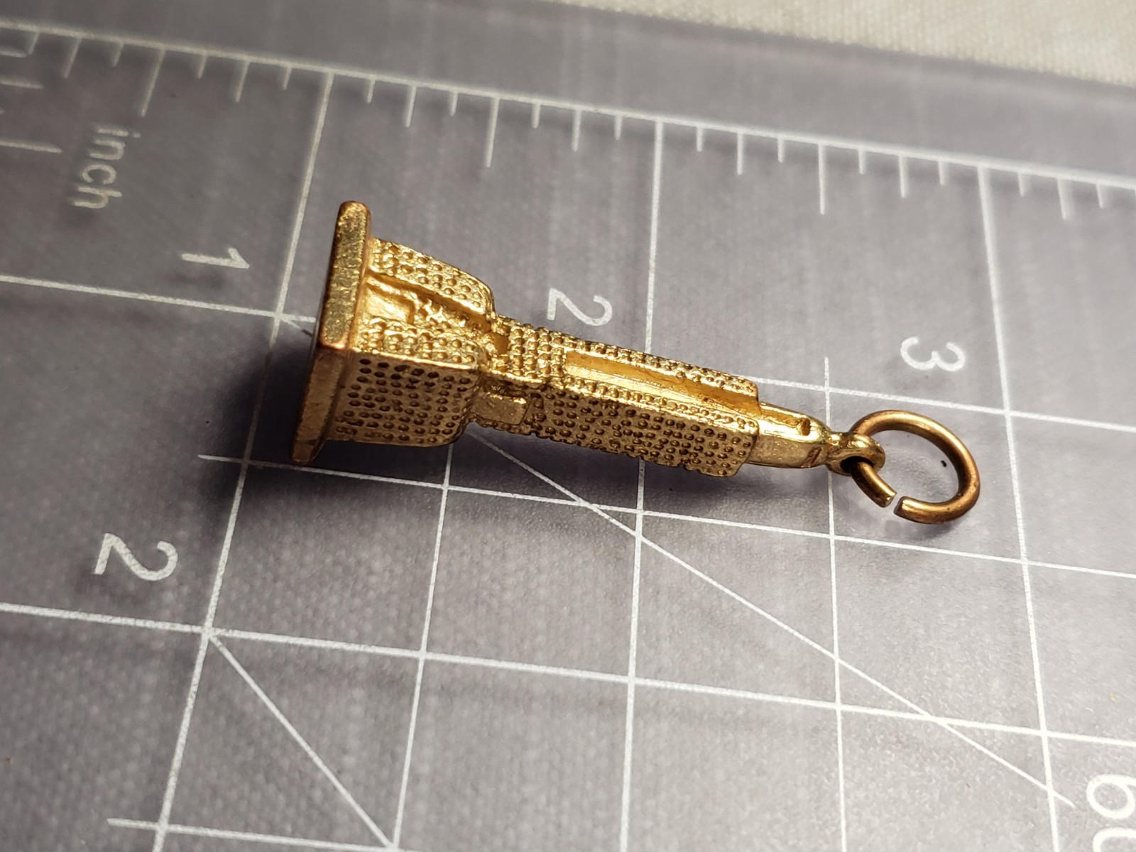 Vintage Pendant Charm Empire State Building New York City Pendant B63