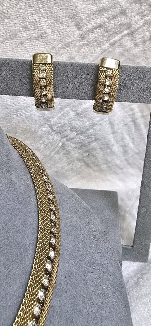 Mesh Goldtone Choker And Clip On Earrings Vintage 7 1/2 Inches Adjustable