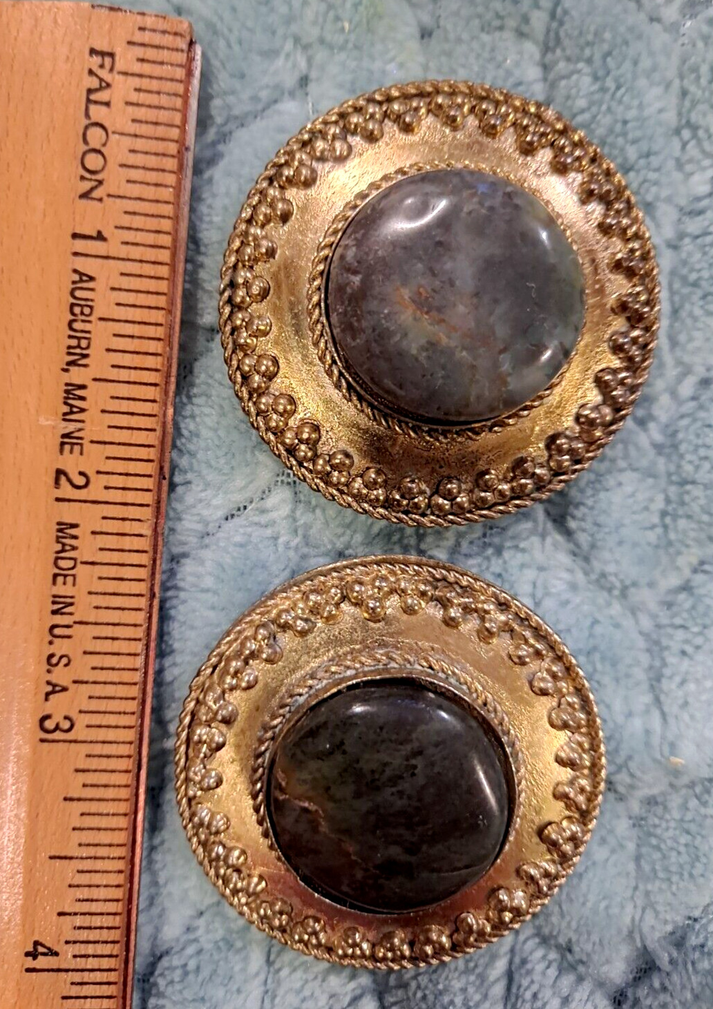 Made in India Metal With Center Unknown Stone Clip-on Costume Earrings
