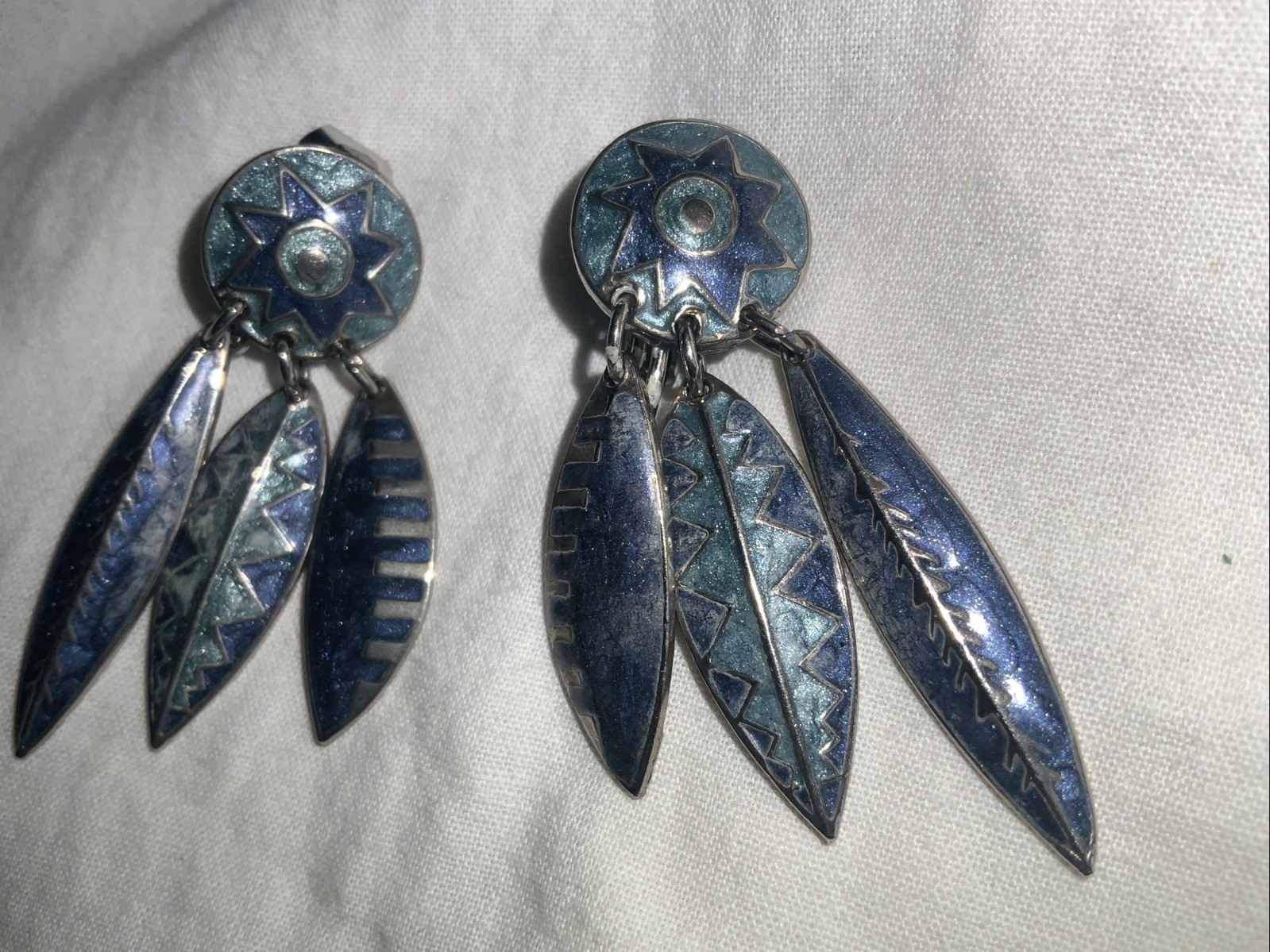 Vintage Edgar Berebi Blue Earrings South Western Theme Clip On Feathers Enamel