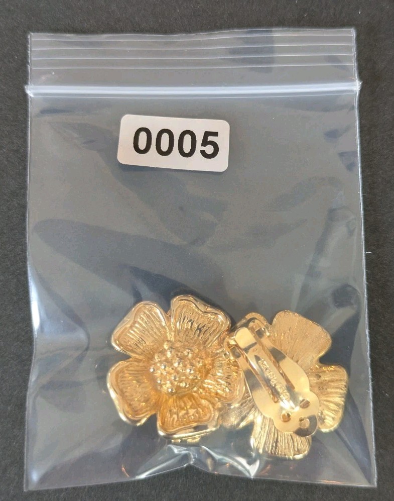 Gay Boyer Clip Earrings Dogwood Flower Floral Hammered Texture Gold Tone Jewelry