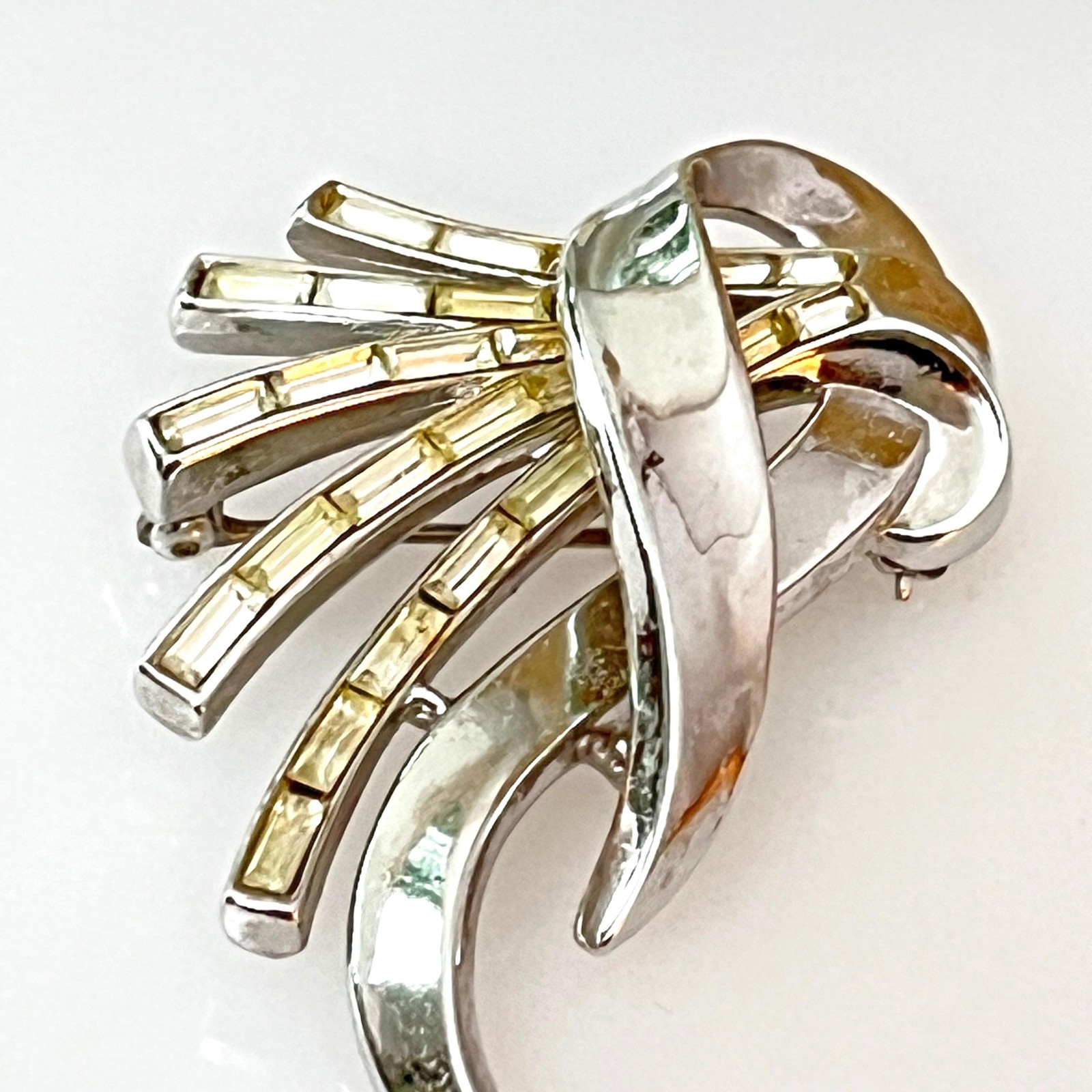 Vintage 1930s Art Deco Trifari Silver Baguette Rhinestone Brooch Pin