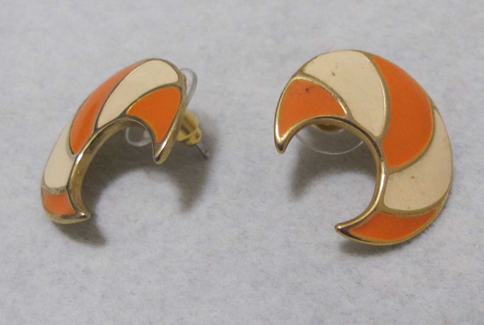 Vtg Orange & Cream Enamel Gold Tone Right-Left CRESCENT Post Earrings 7/8”