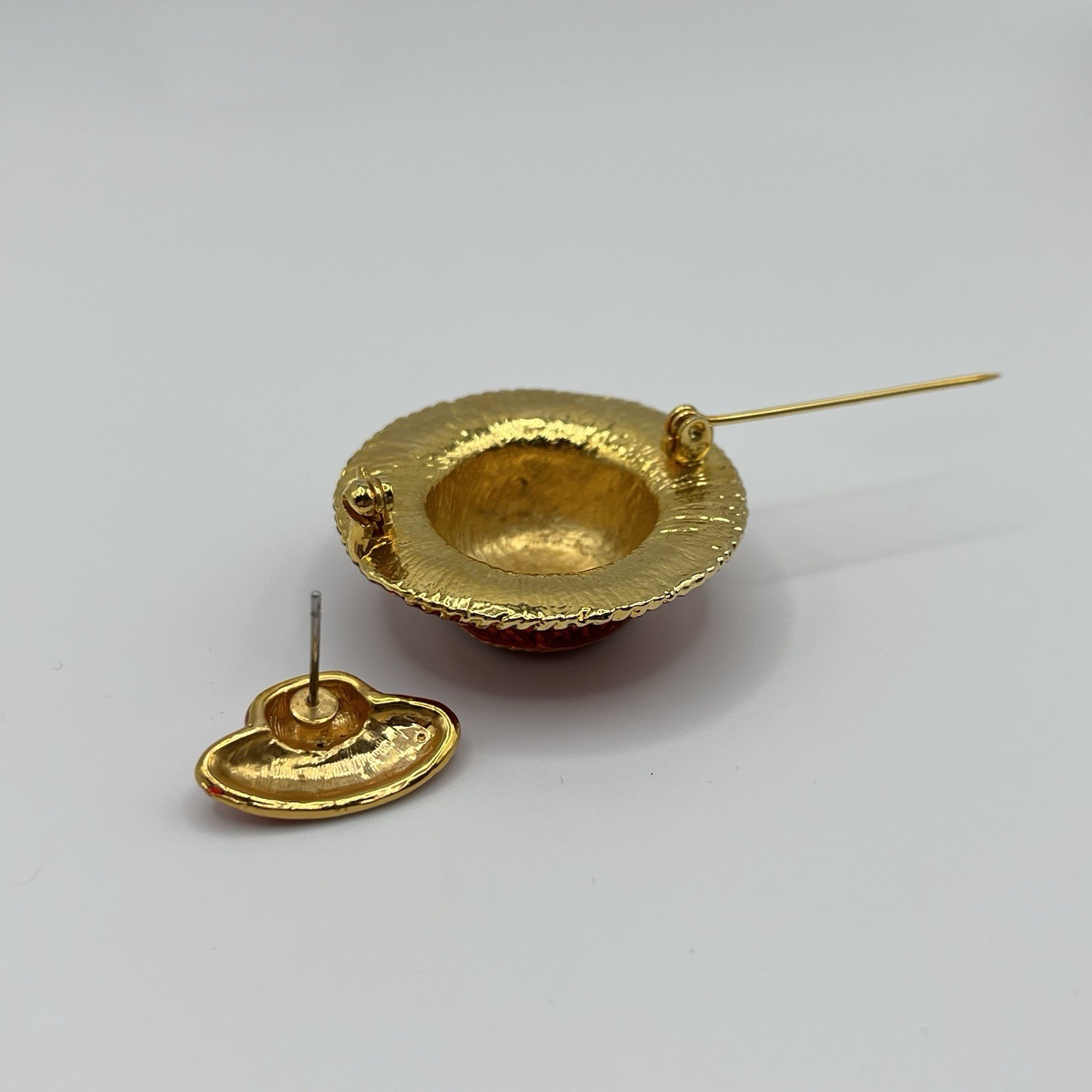 Red Hat Brooch and Earrings Set in Gold Tone Red Enamel and Rhinestones Vintage