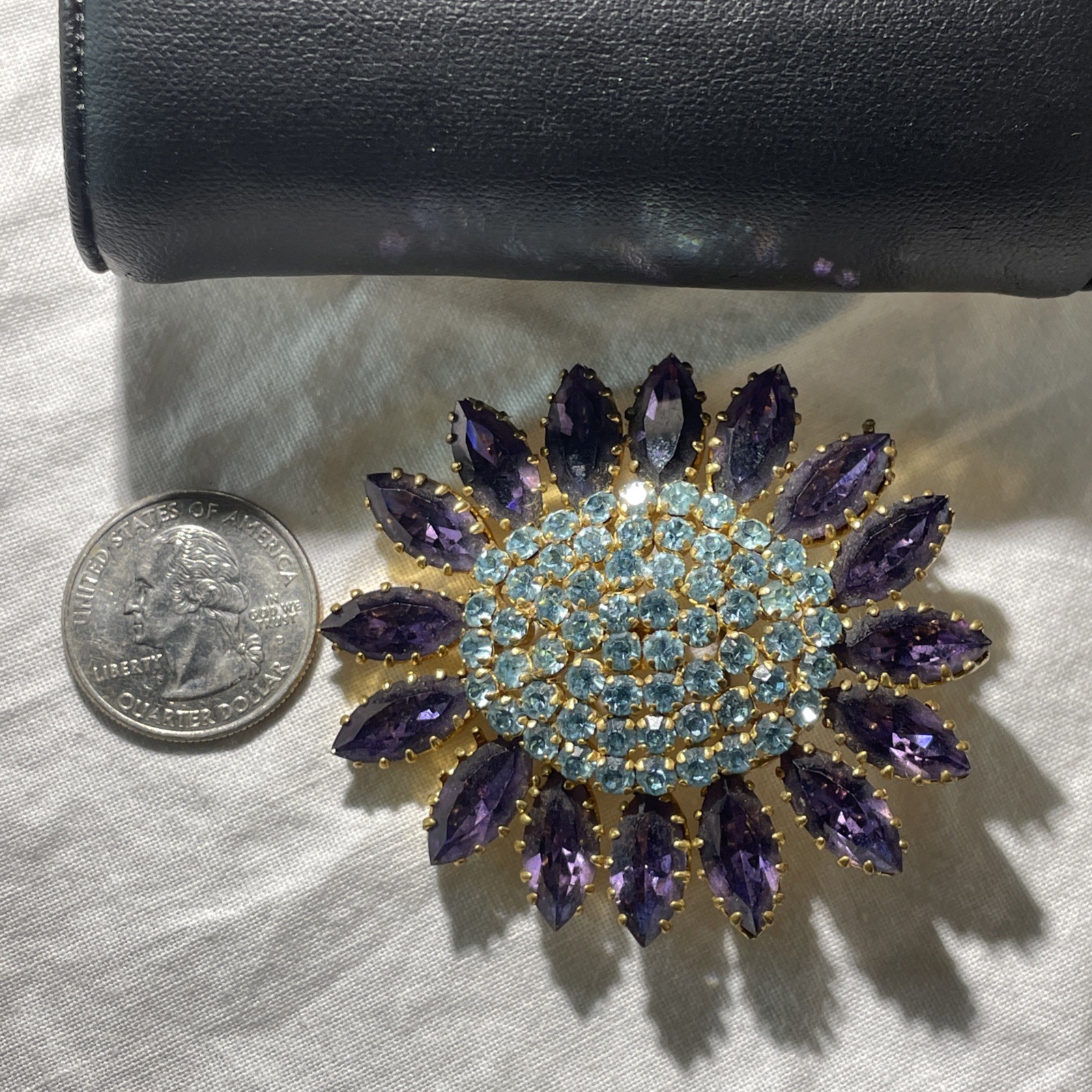 Vintage Blue And Purple Made In Austria Stamped Rhinestone And Gold Tone Brooch